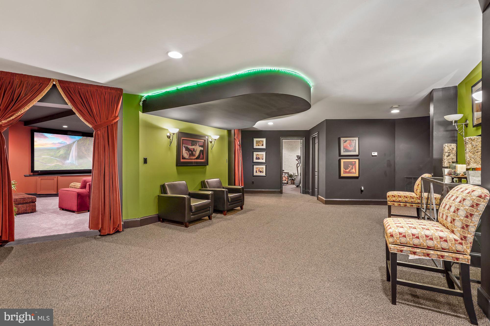 SADDLE RIDGE - Residential