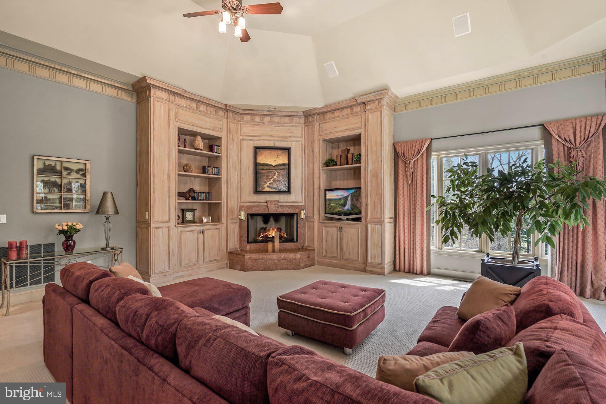 SADDLE RIDGE - Residential