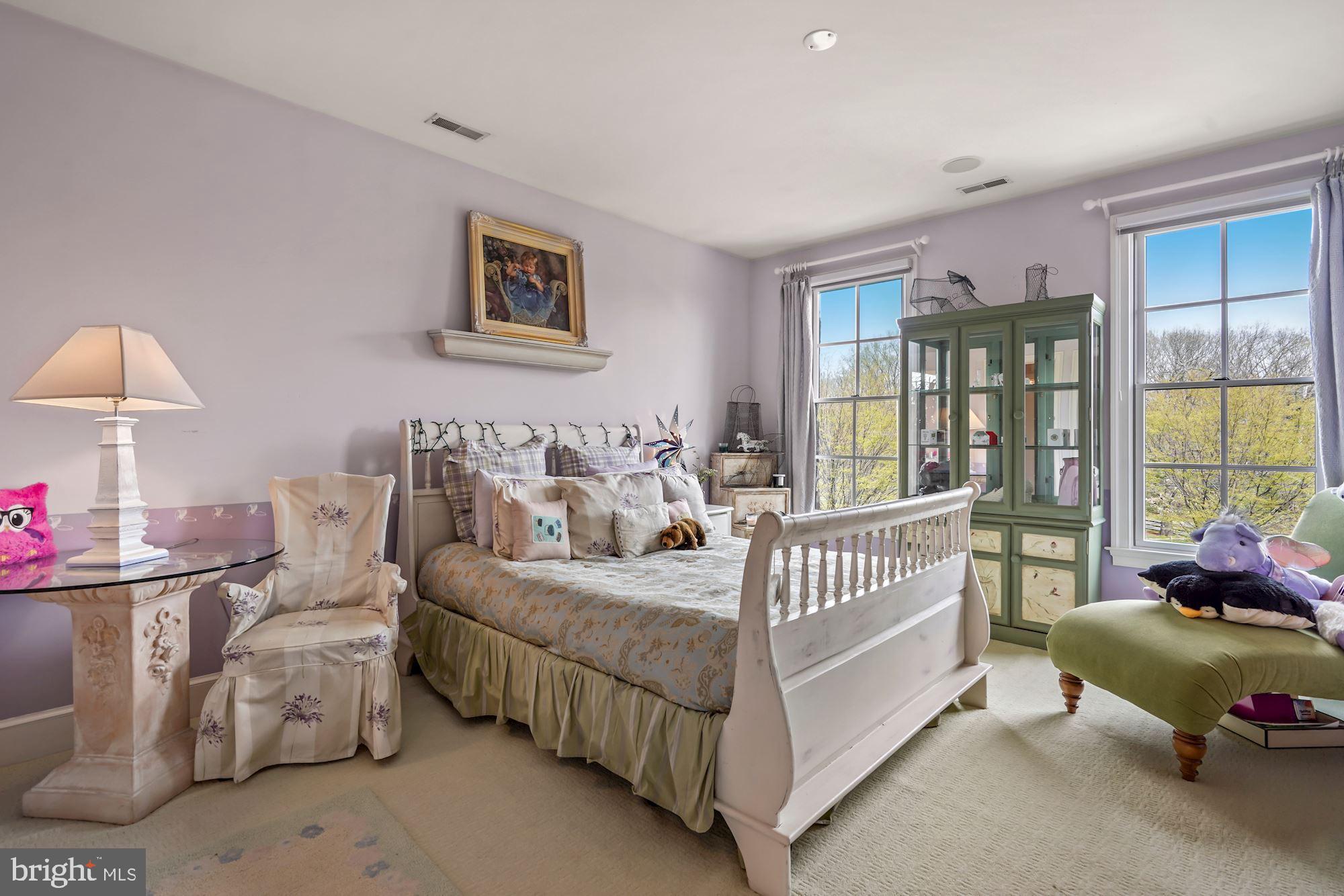 SADDLE RIDGE - Residential