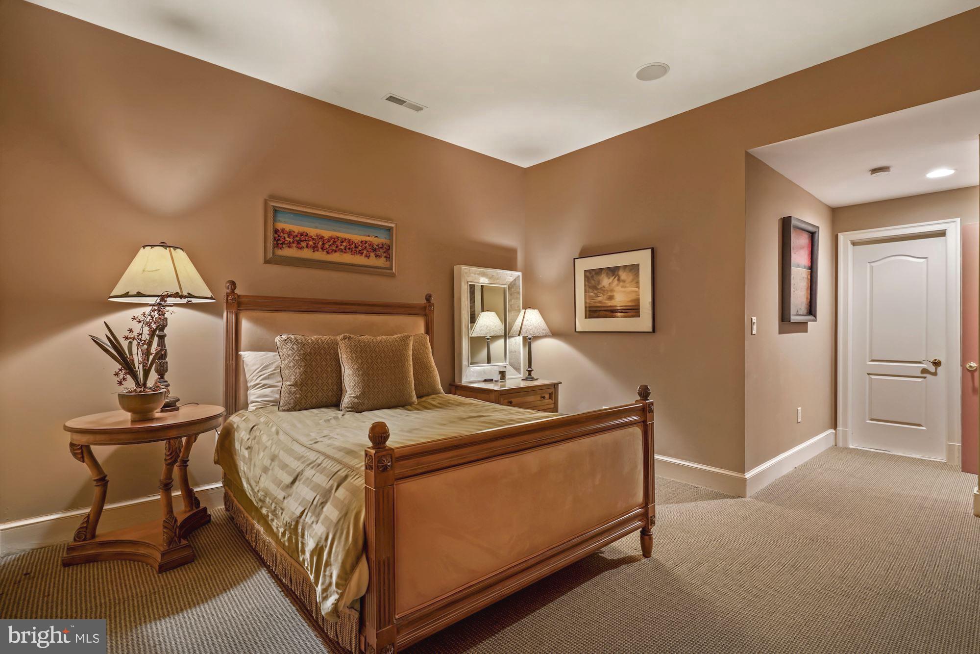 SADDLE RIDGE - Residential