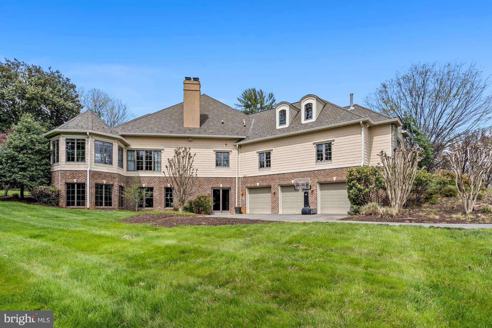 SADDLE RIDGE - Residential