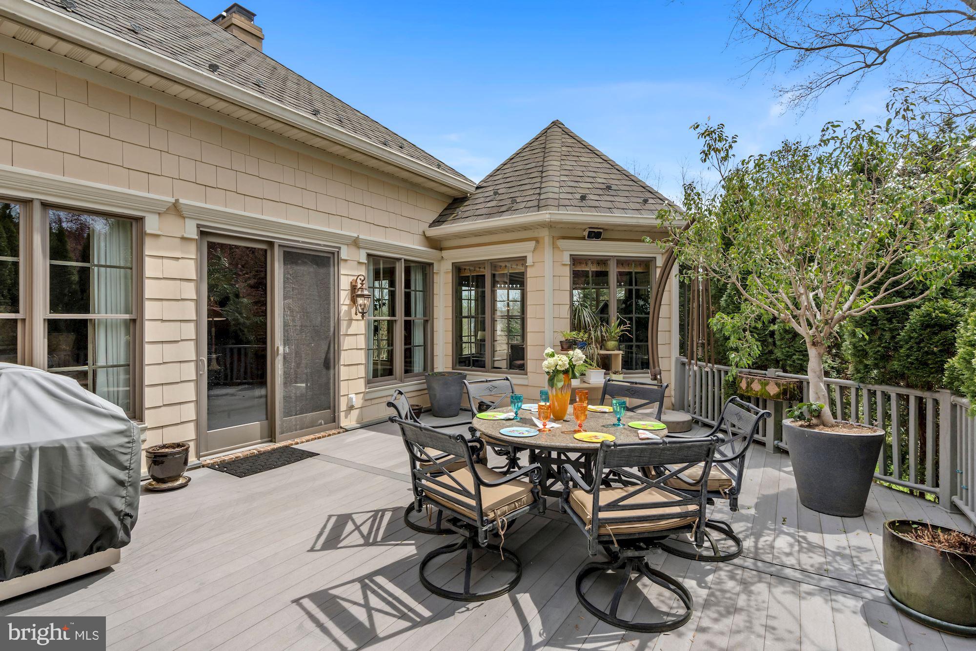 SADDLE RIDGE - Residential