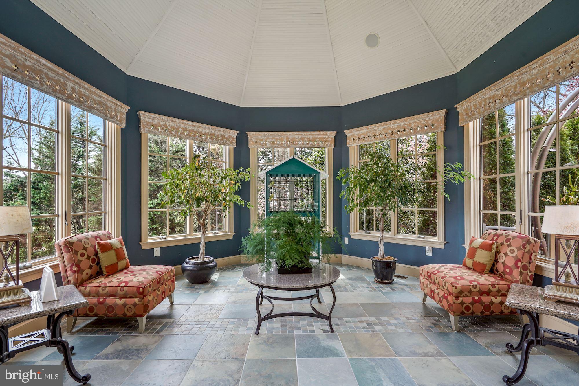 SADDLE RIDGE - Residential