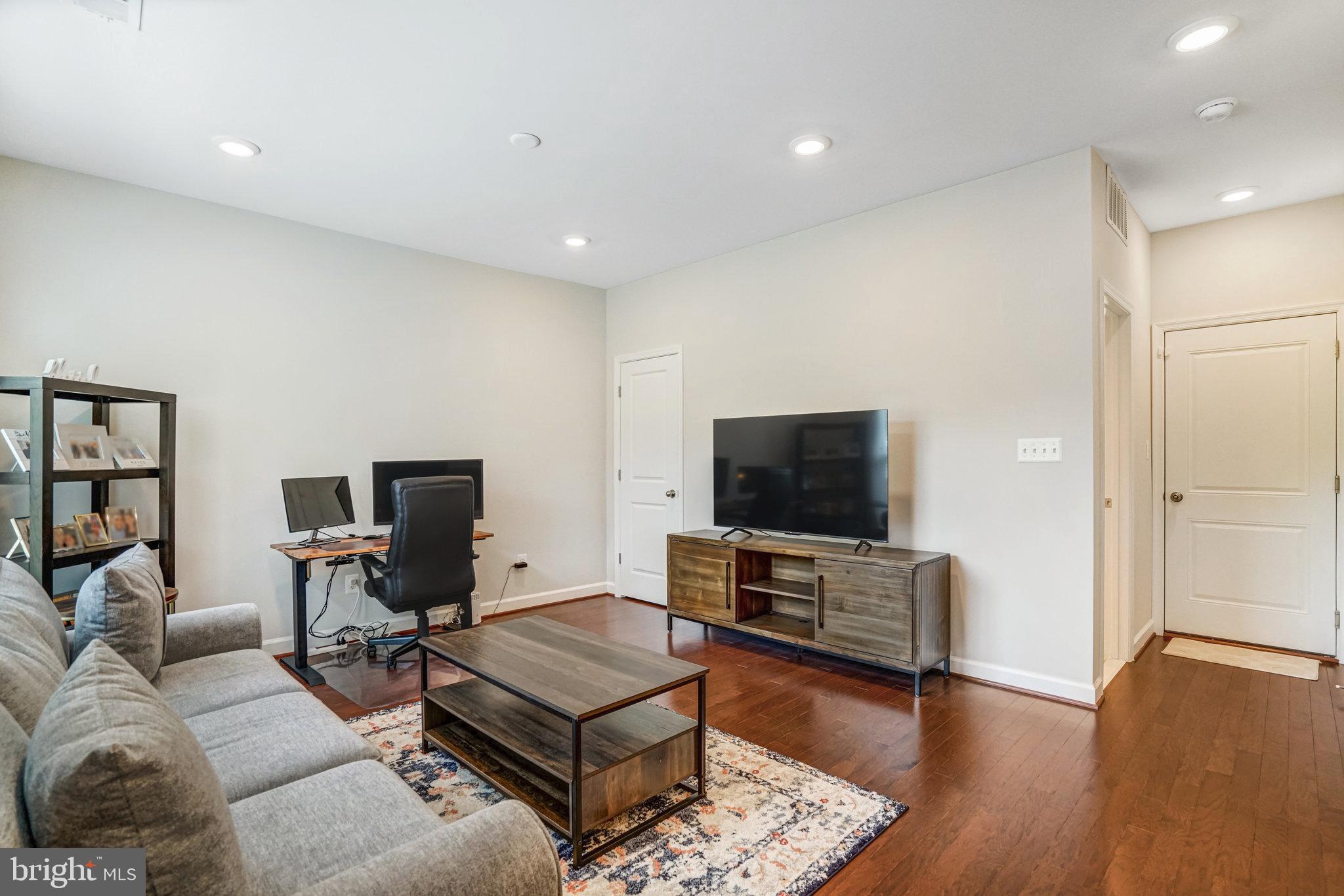 4420 FAIR LAKES COURT