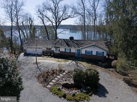 4 WICOMICO WAY HEATHSVILLE VA 22473