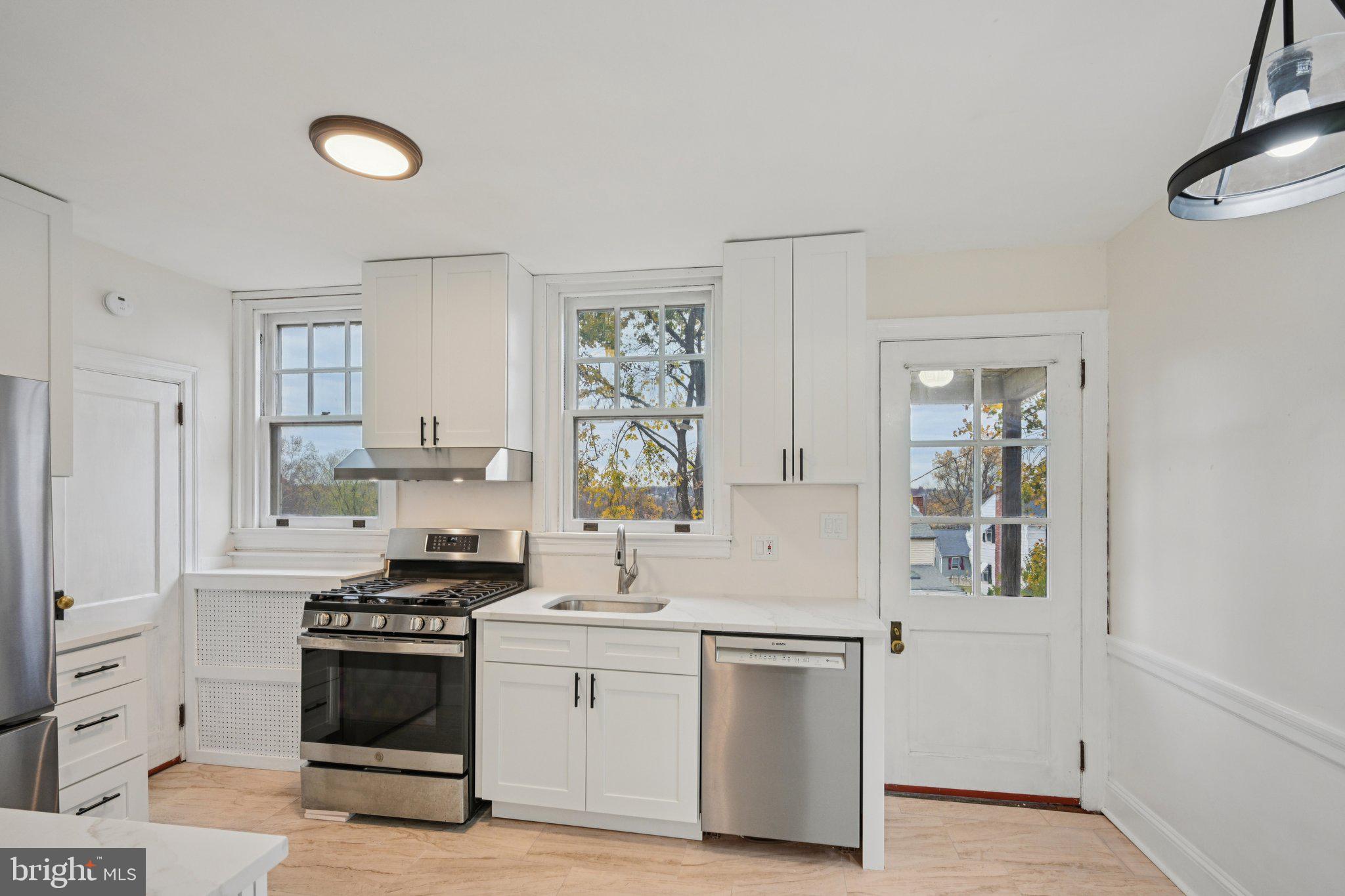 GLENSIDE - Residential