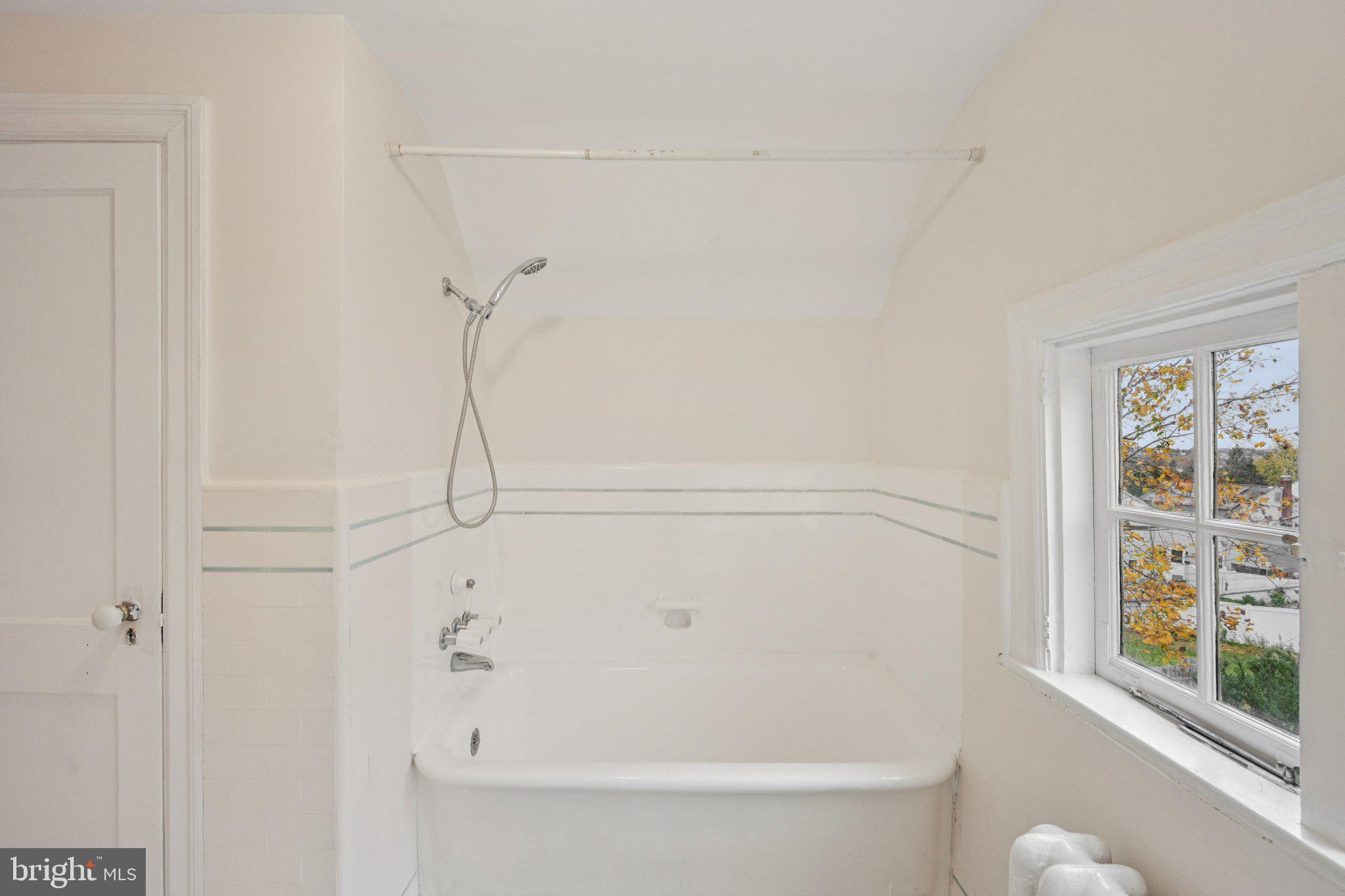 GLENSIDE - Residential