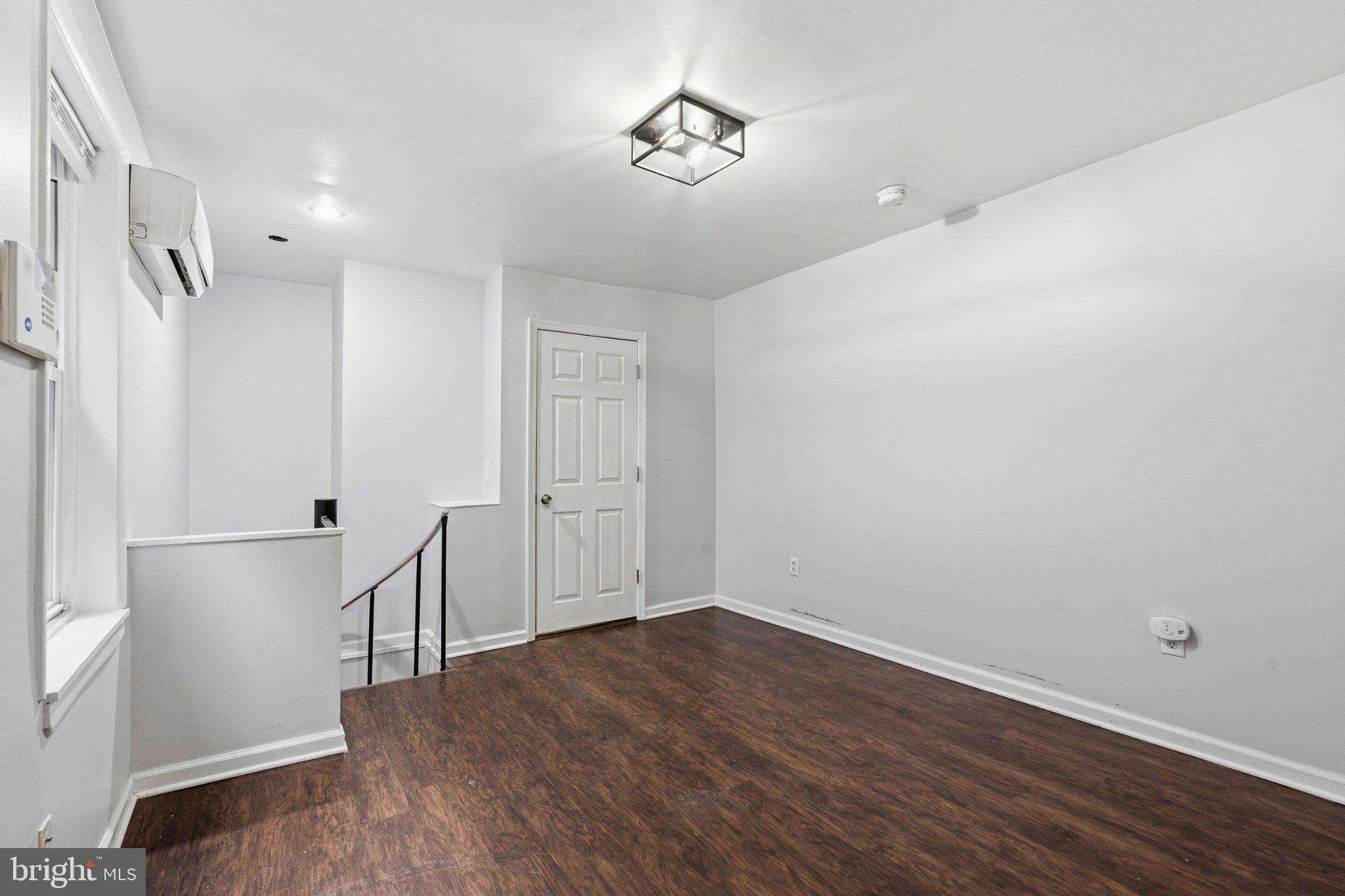 WASHINGTON SQ WEST - Residential
