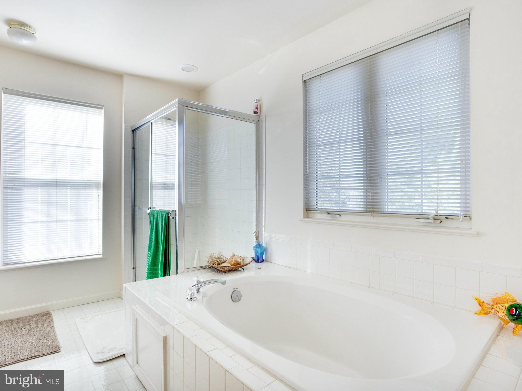 SUMMIT CREEK - Residential