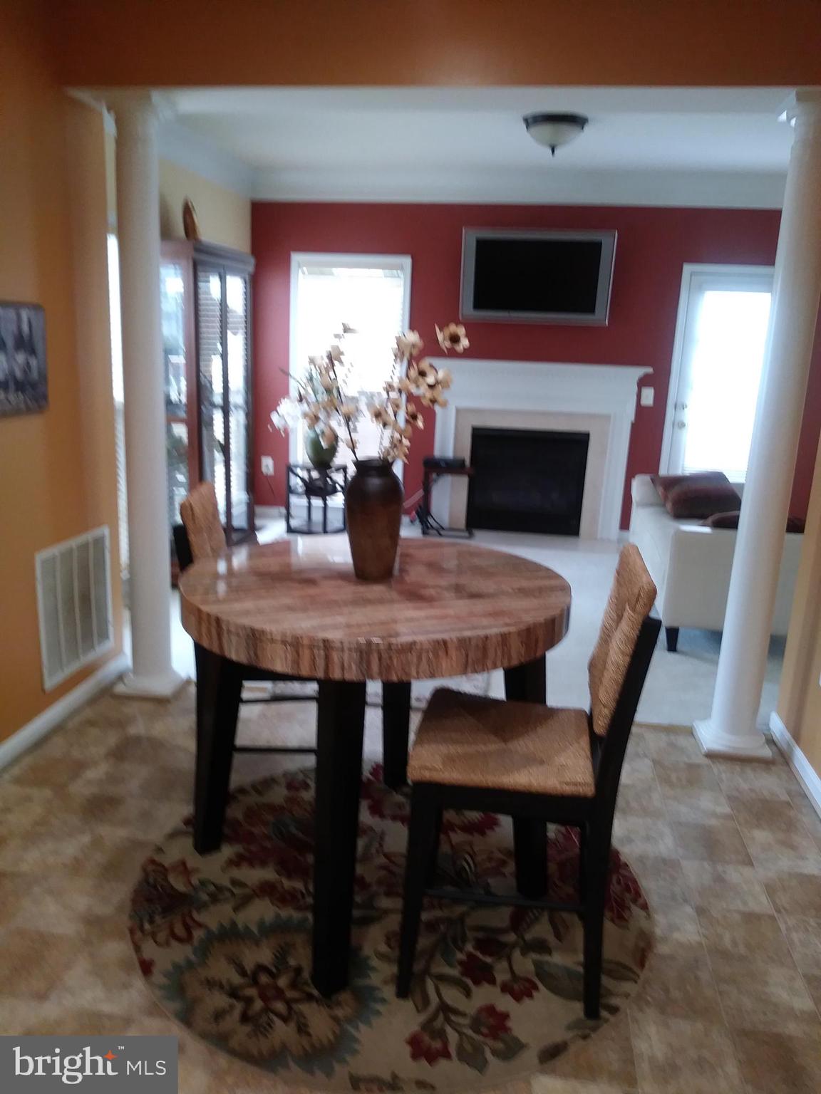 COURTS OF LAUREL CREST - Residential Lease