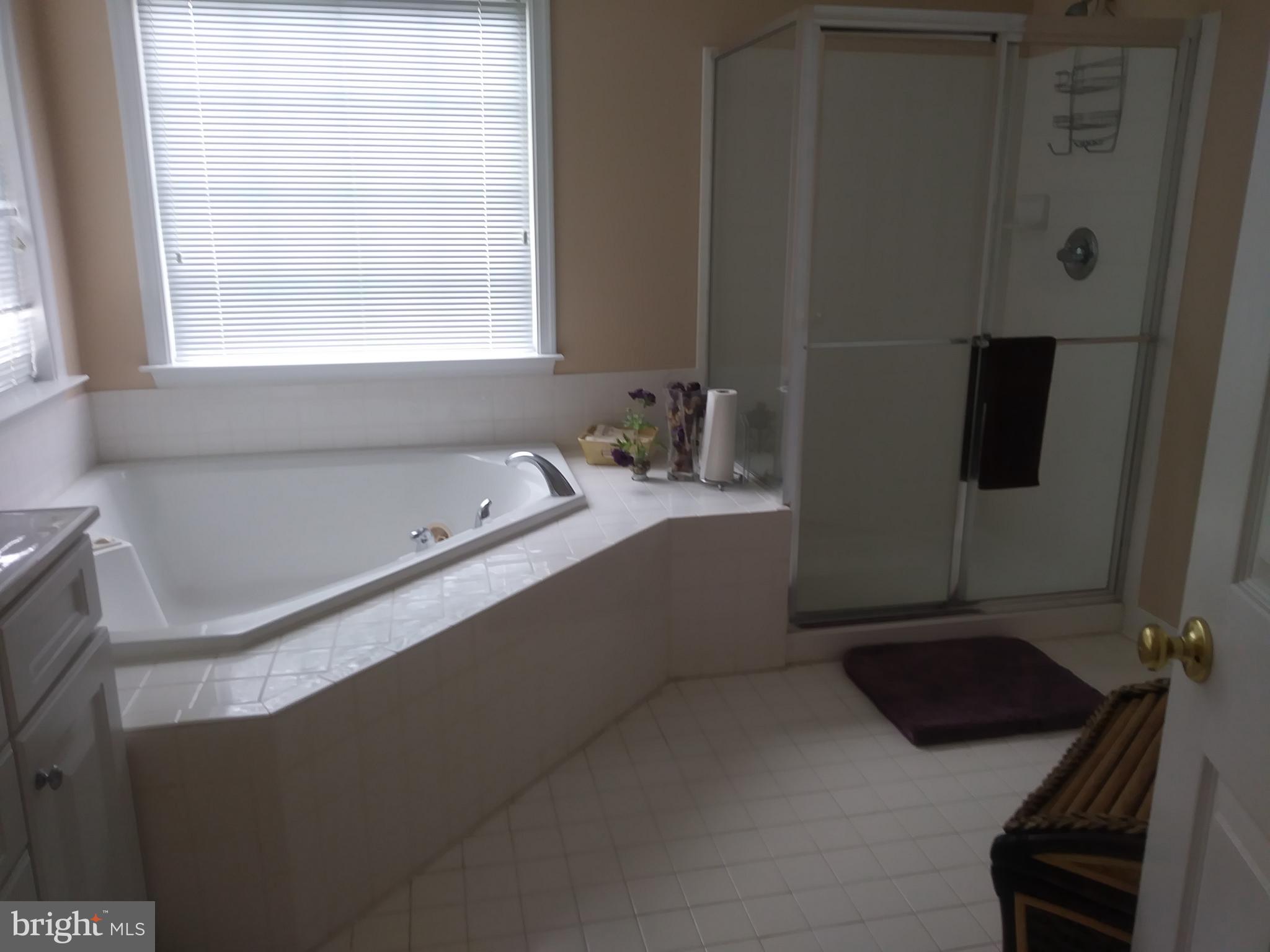 COURTS OF LAUREL CREST - Residential Lease