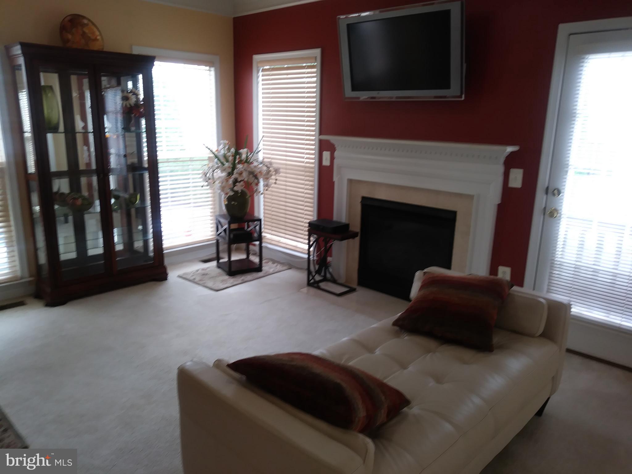 COURTS OF LAUREL CREST - Residential Lease