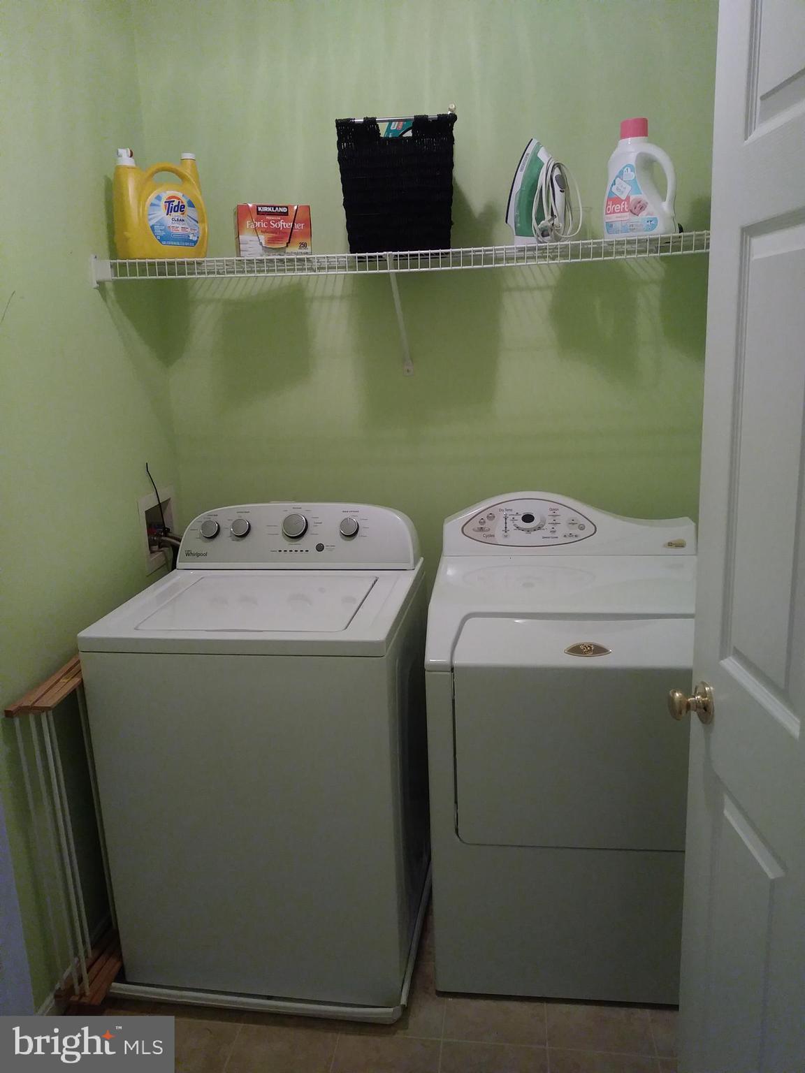 COURTS OF LAUREL CREST - Residential Lease