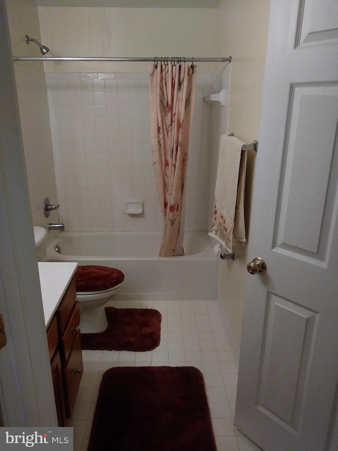 COURTS OF LAUREL CREST - Residential Lease