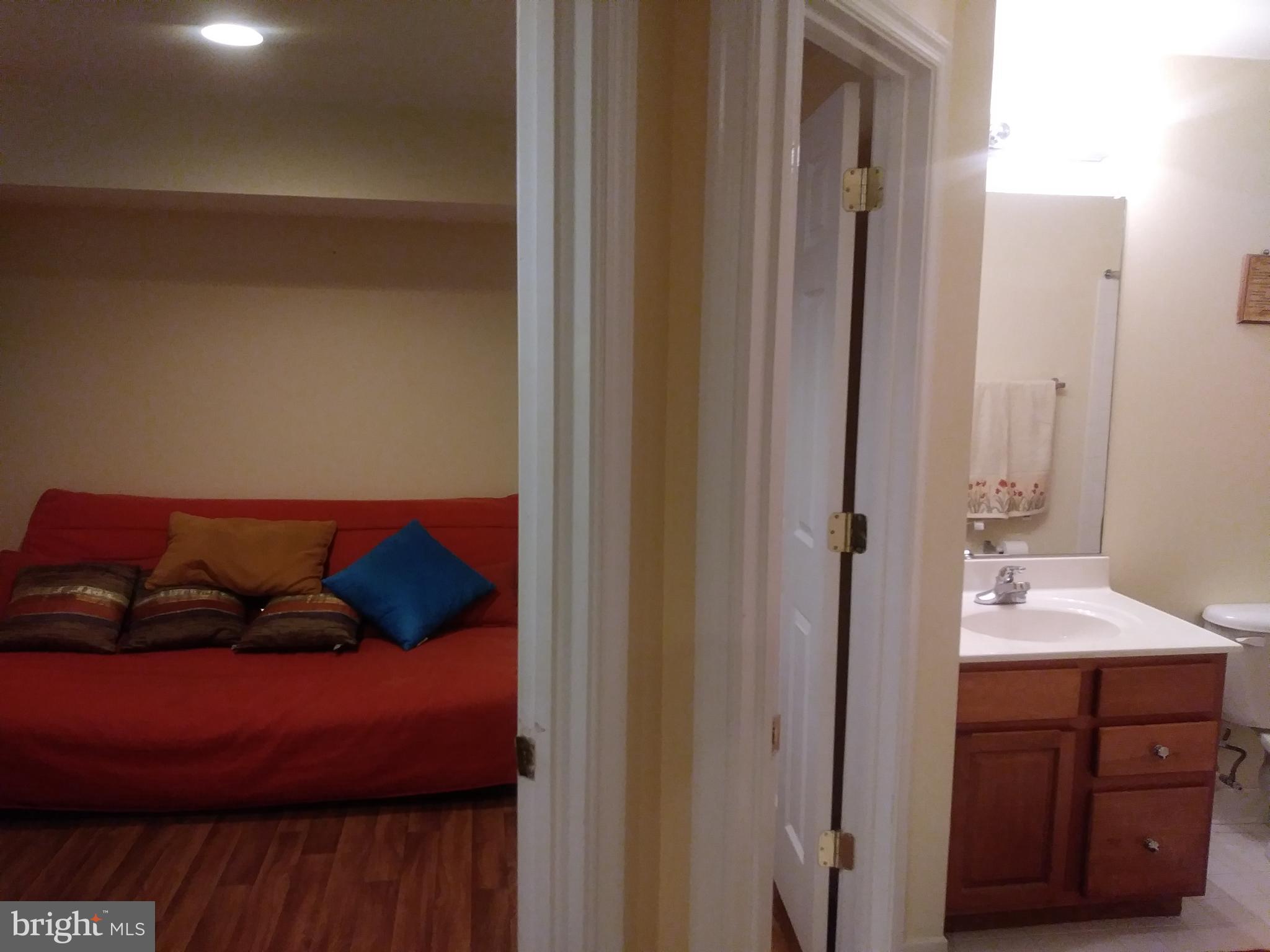 COURTS OF LAUREL CREST - Residential Lease