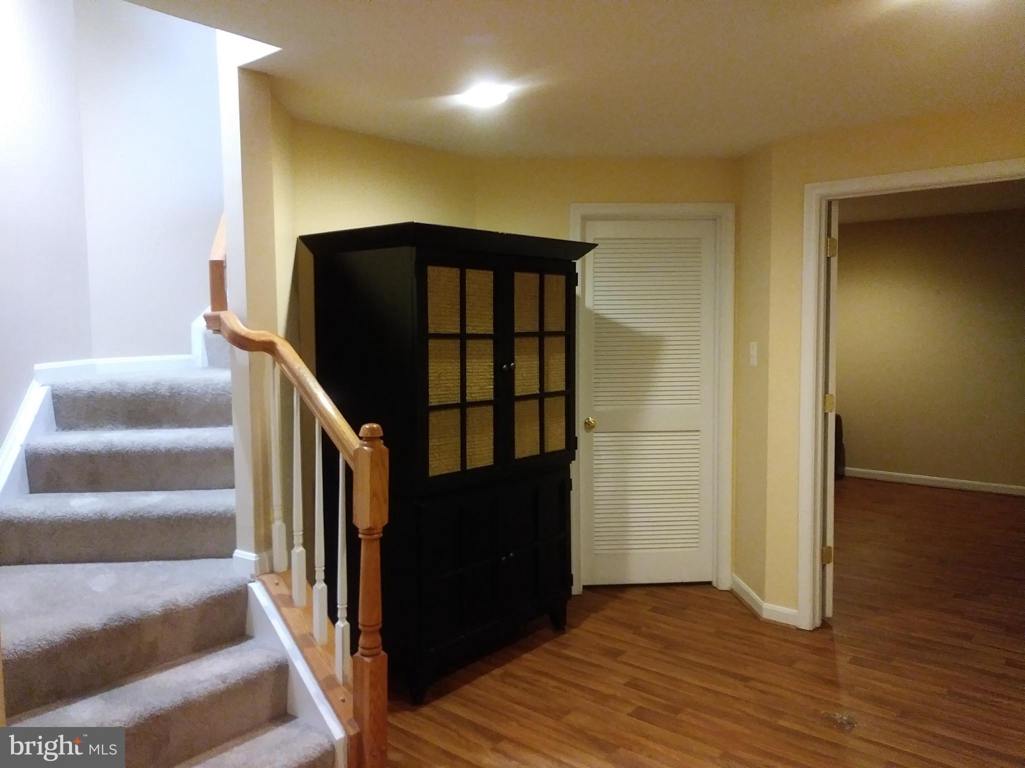 COURTS OF LAUREL CREST - Residential Lease