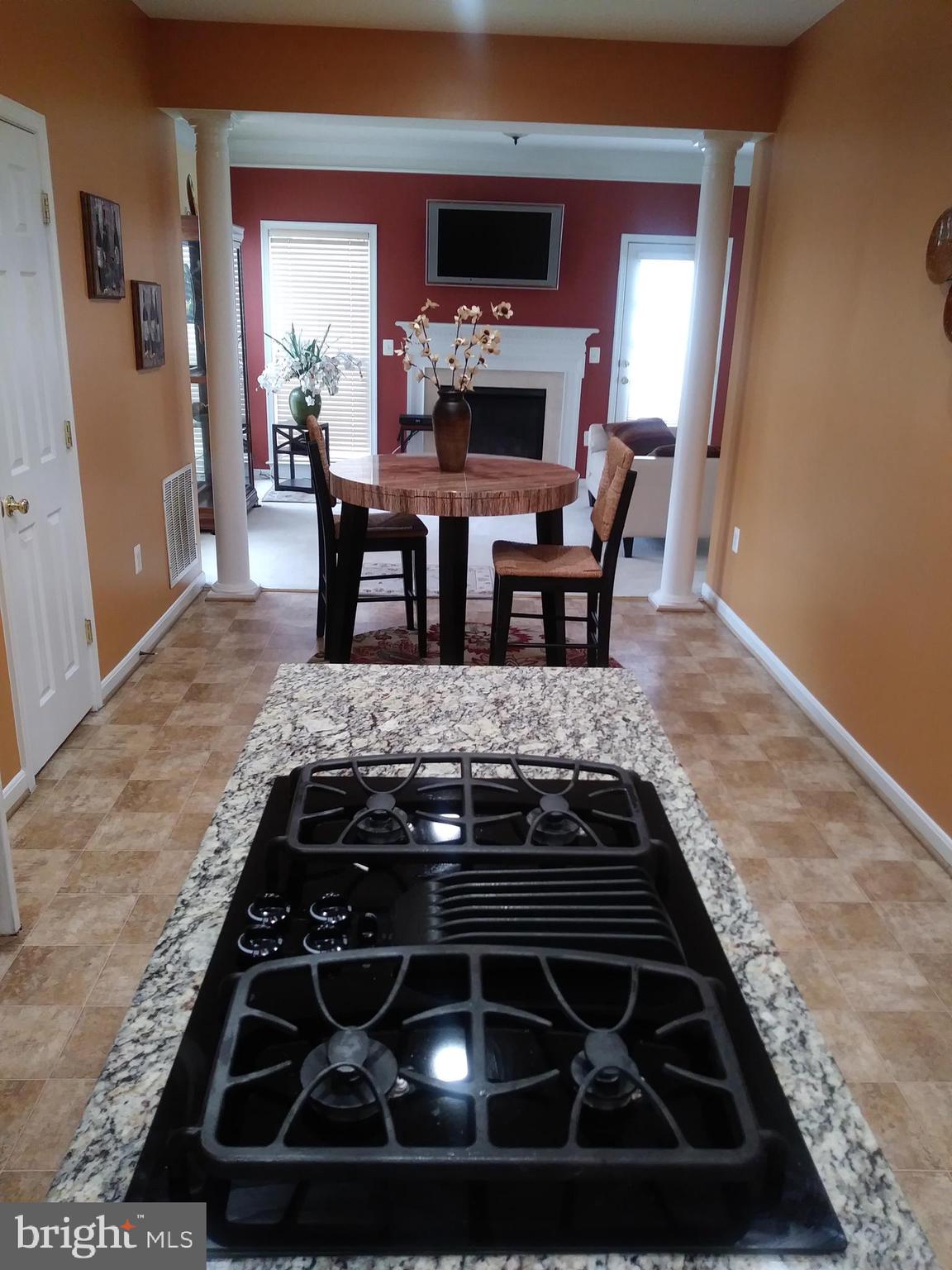 COURTS OF LAUREL CREST - Residential Lease