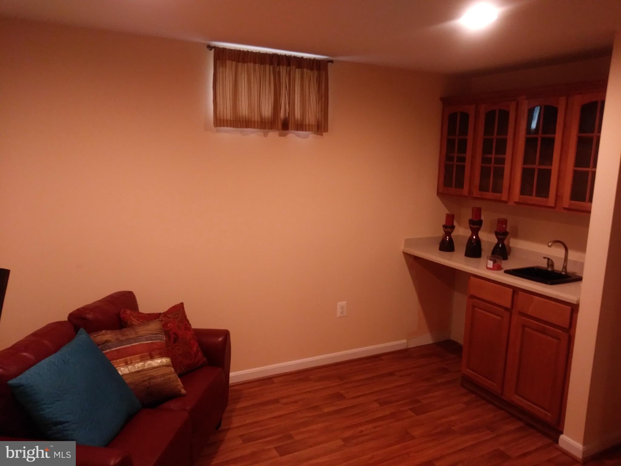 COURTS OF LAUREL CREST - Residential Lease