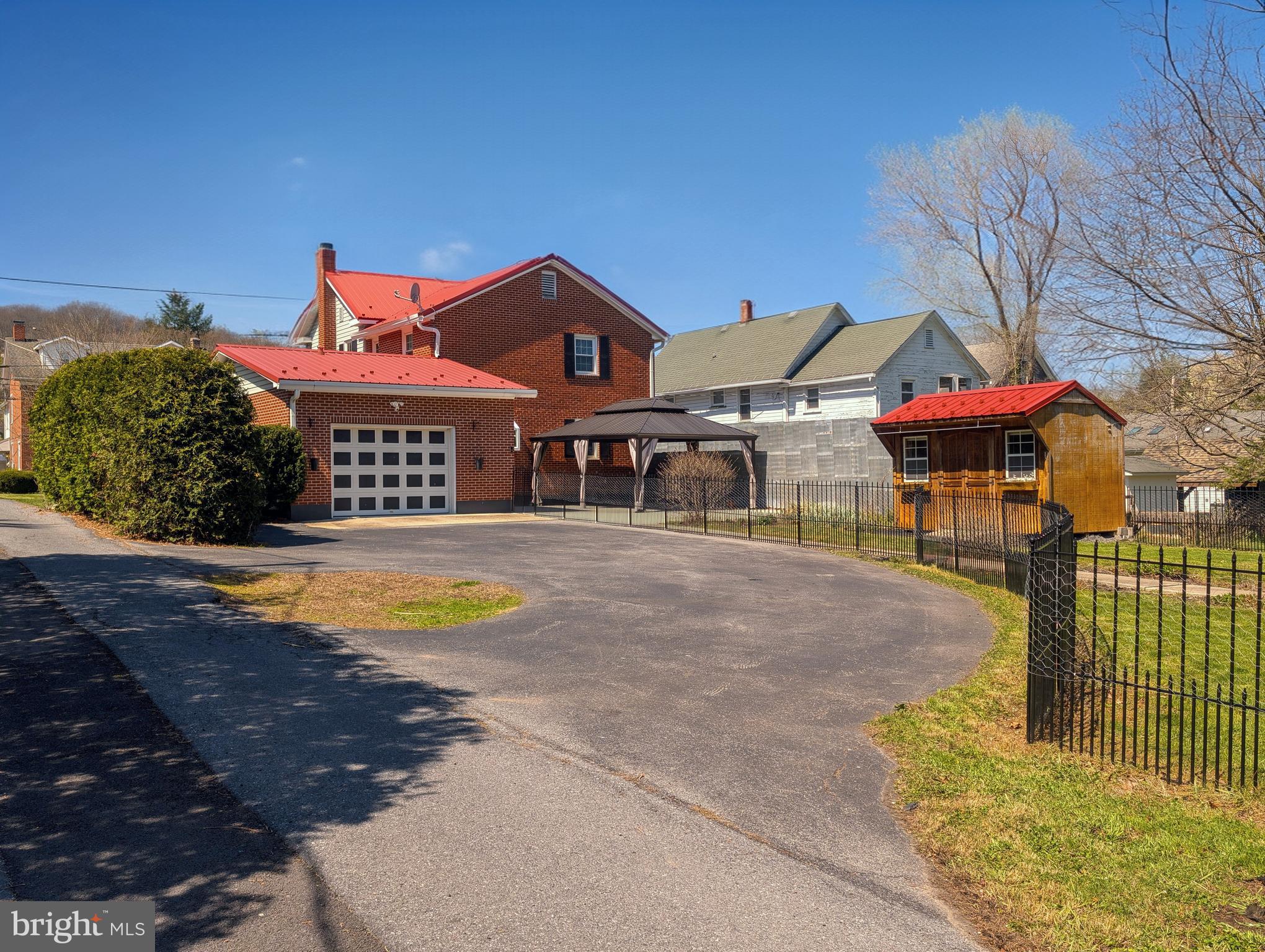 BEDFORD - Residential