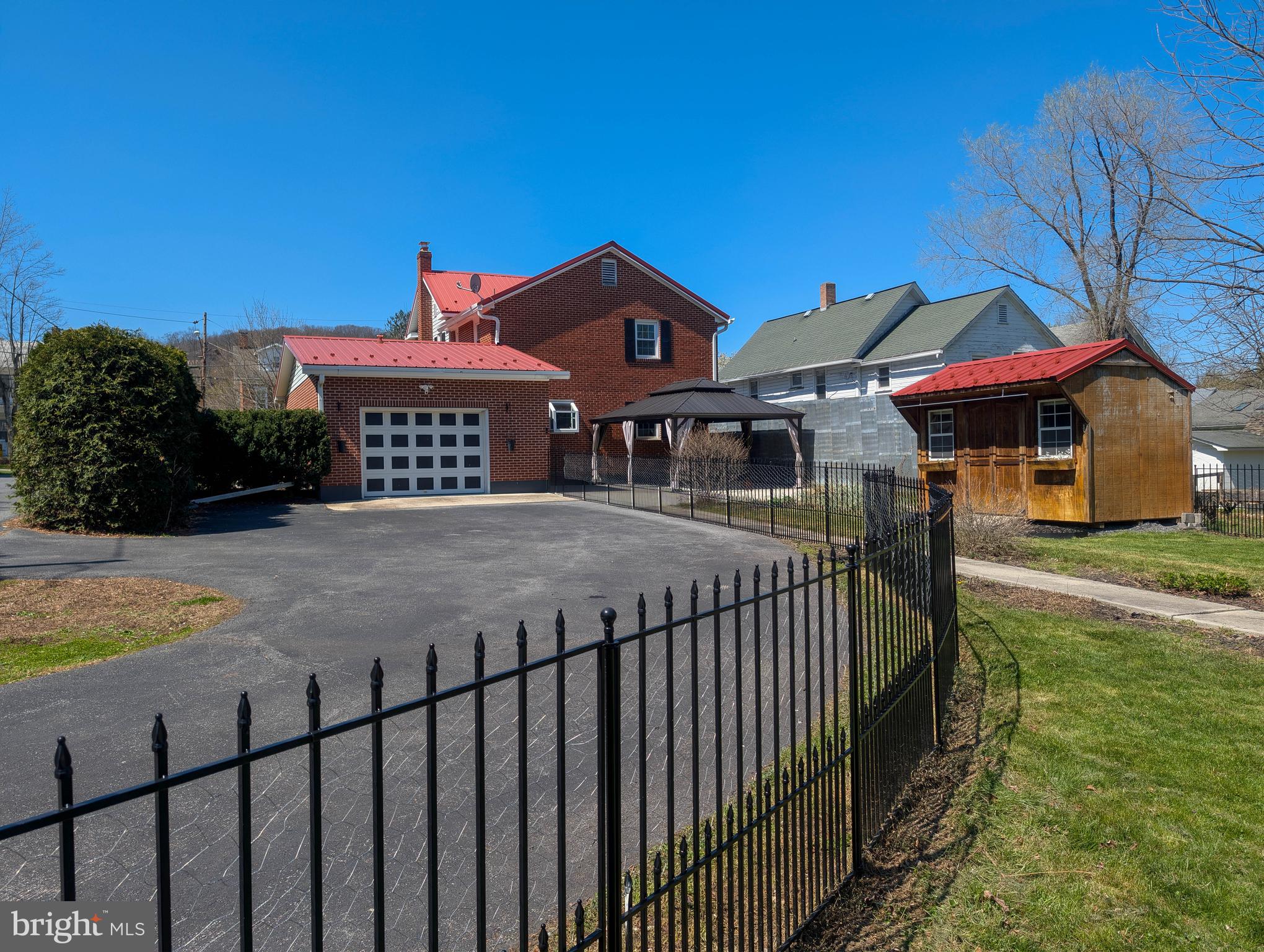 BEDFORD - Residential