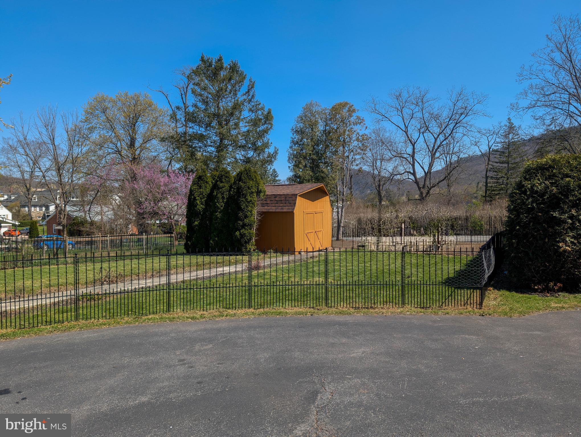 BEDFORD - Residential