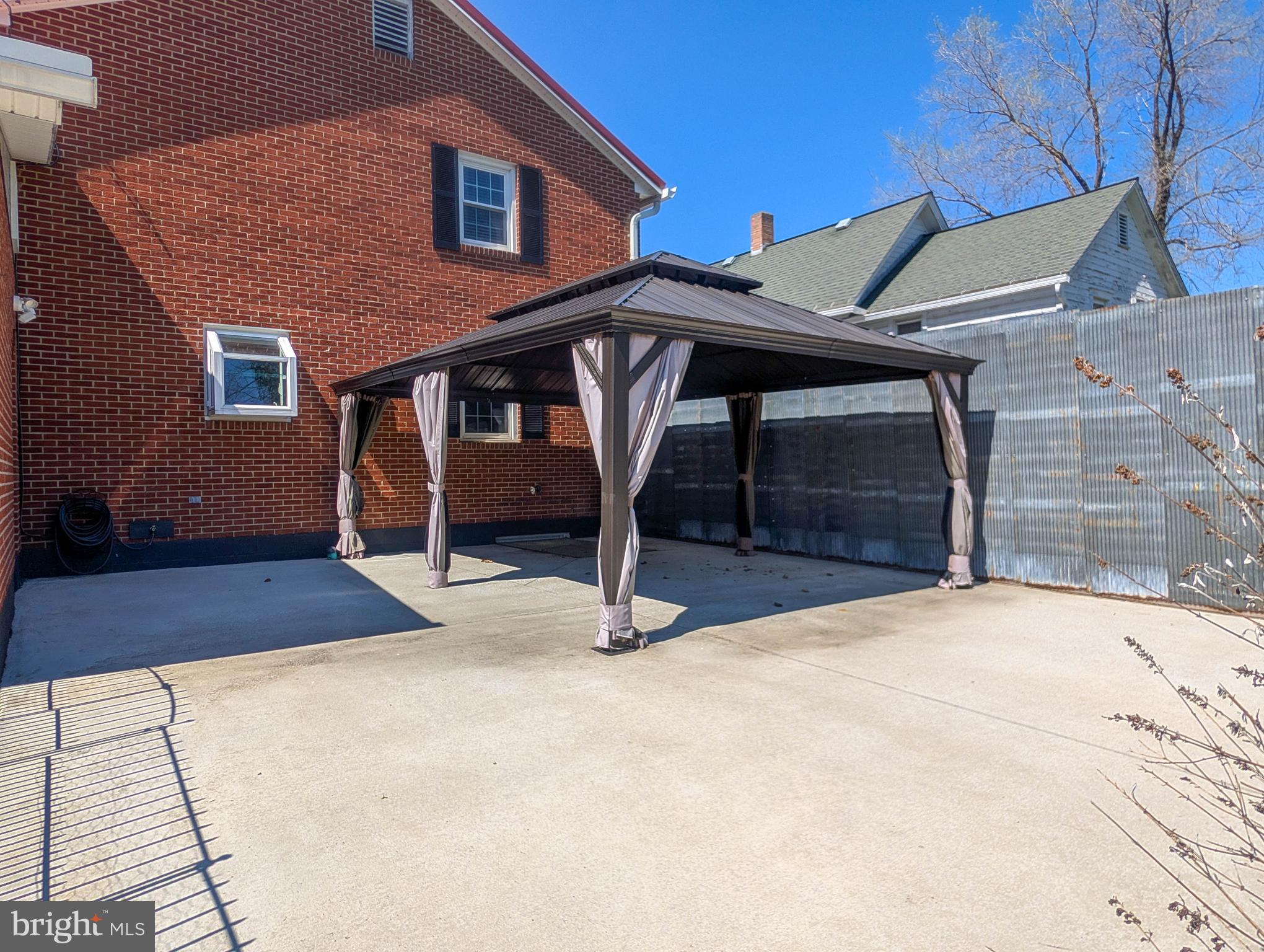 BEDFORD - Residential