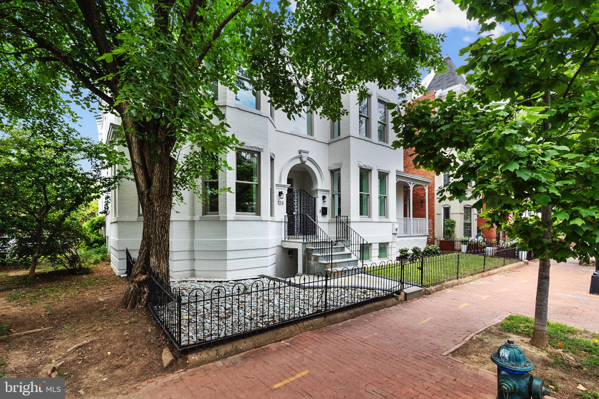 123 13TH STREET SE