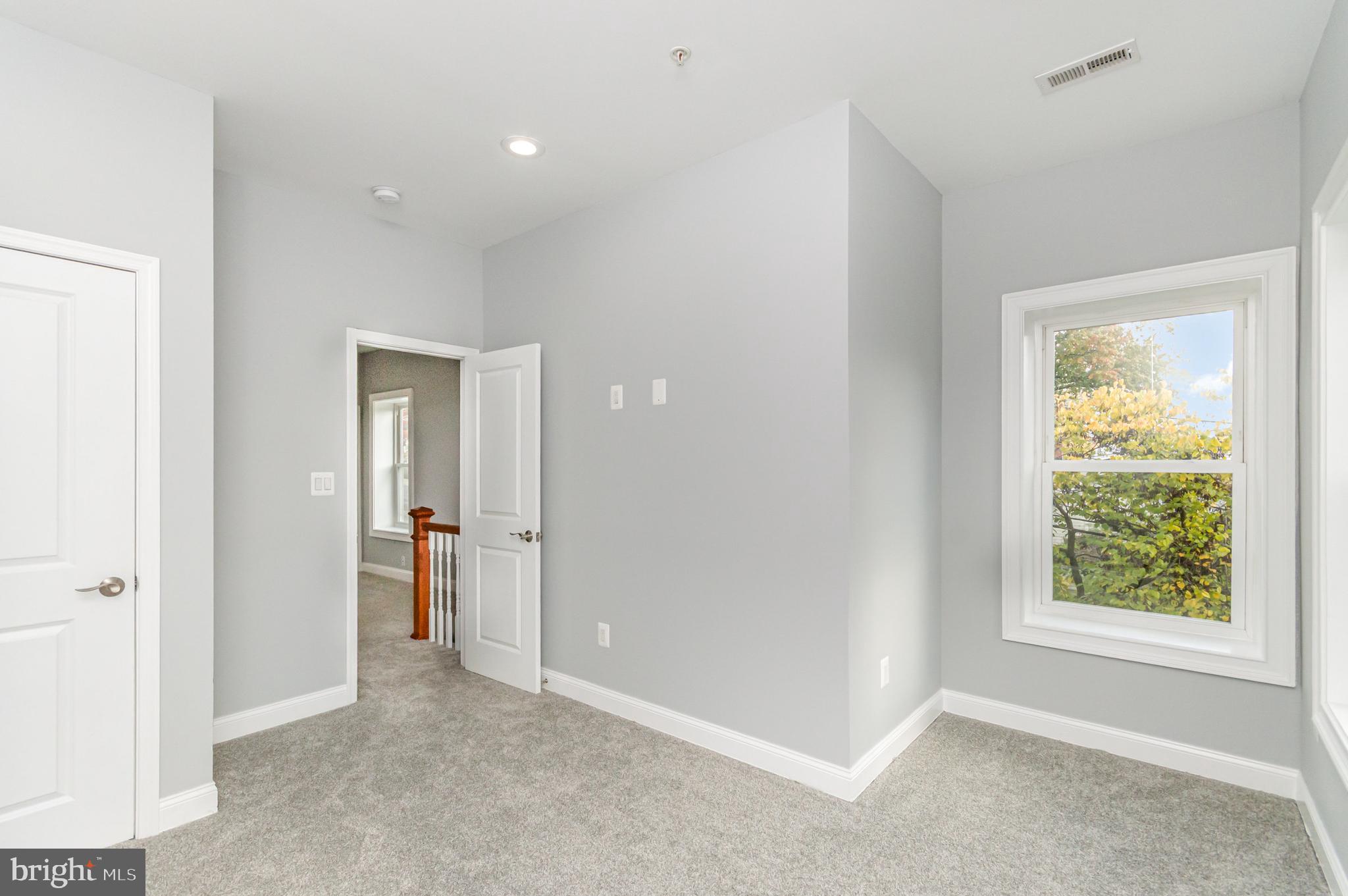 EDGEMONT - Residential Lease