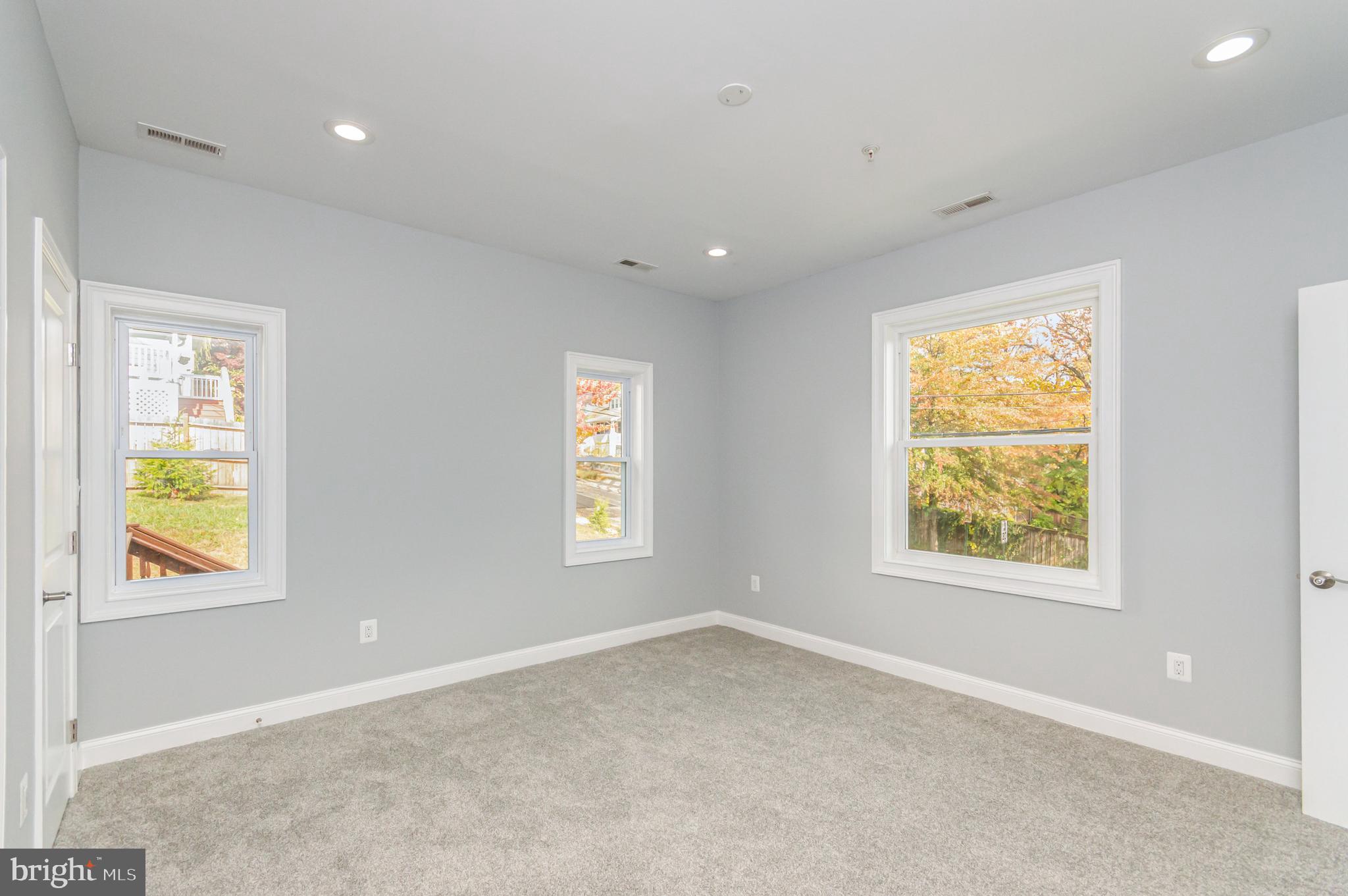 EDGEMONT - Residential Lease