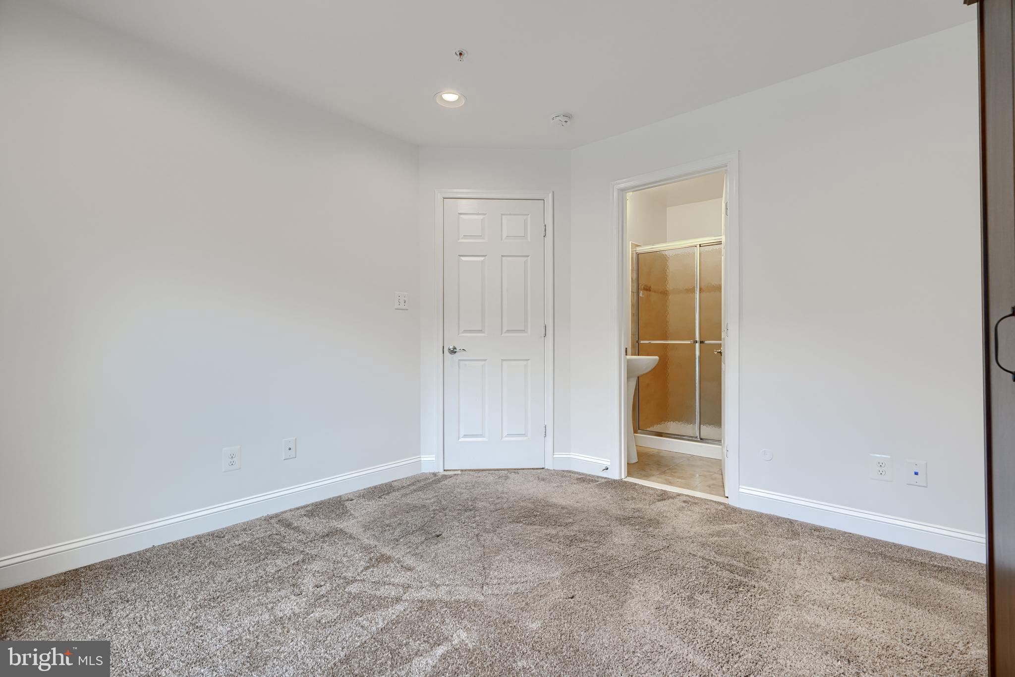 CAMDEN CROSSING - Residential