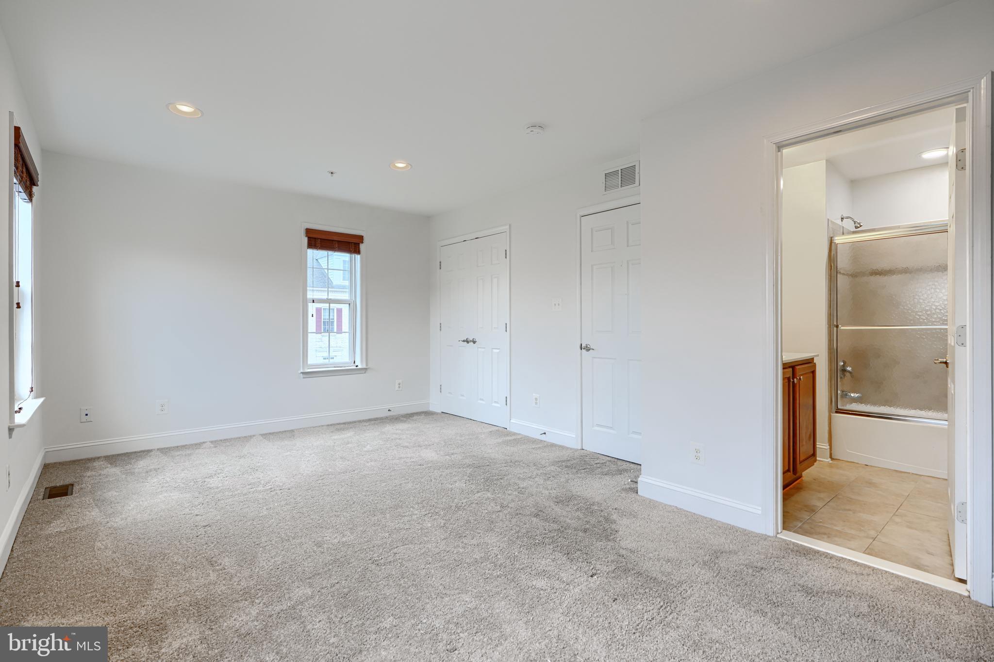 CAMDEN CROSSING - Residential