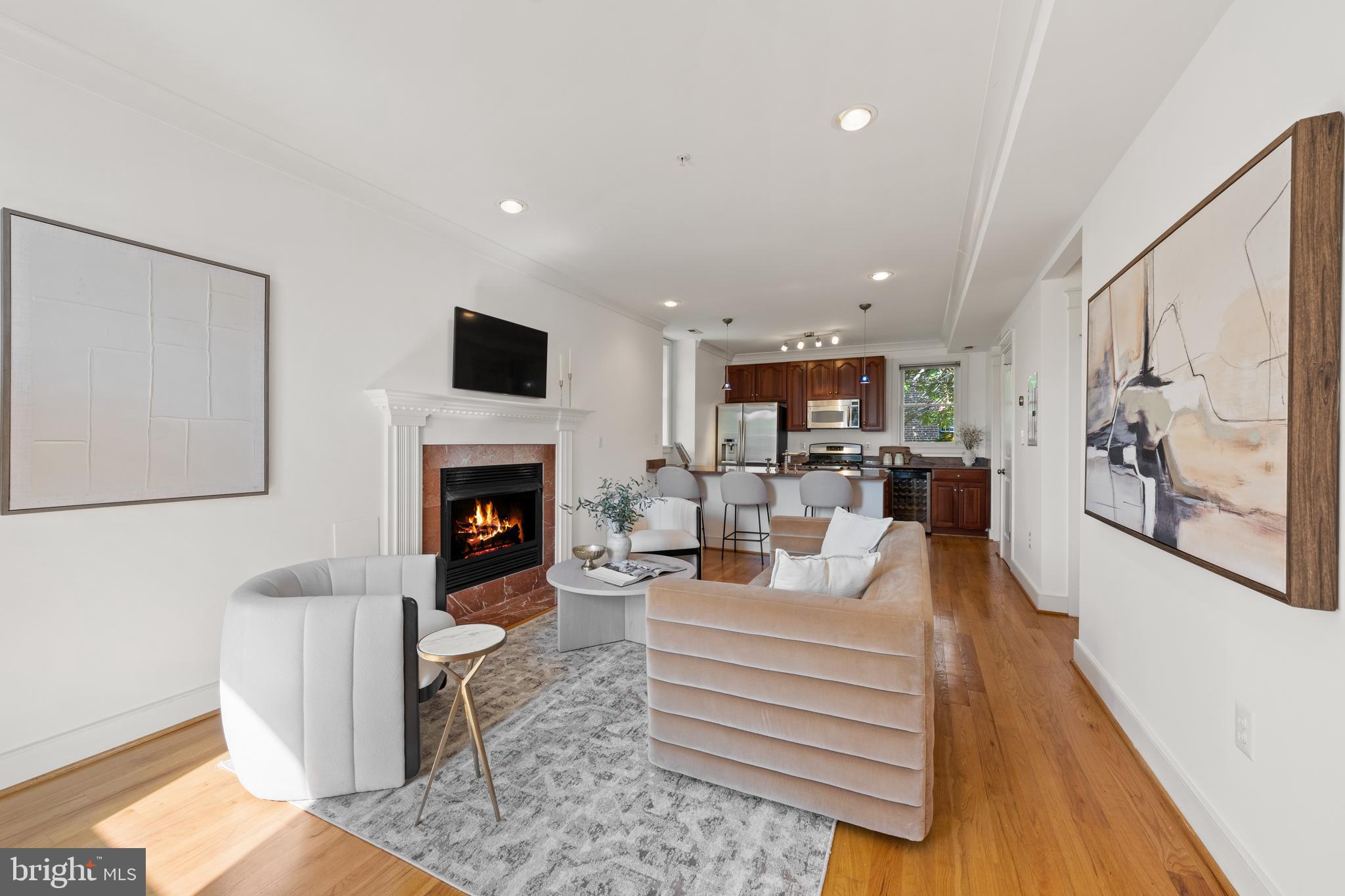 19 LOGAN CIRCLE NW 300