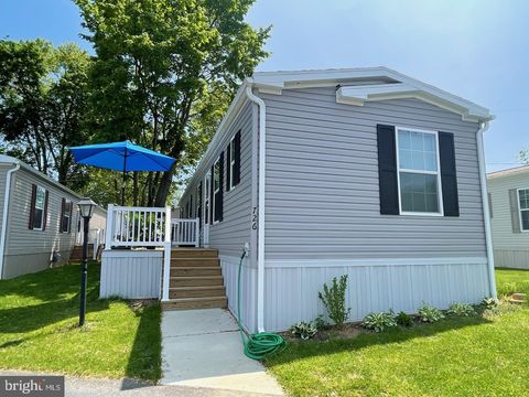 726 NANCY LANE LANCASTER PA 17601