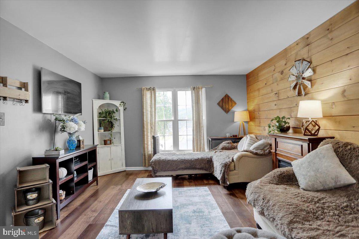 SAYLOR FARM - Residential