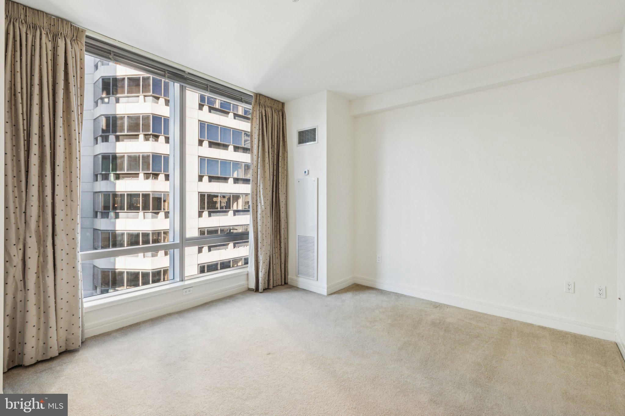 AVENUE OF THE ARTS - Residential