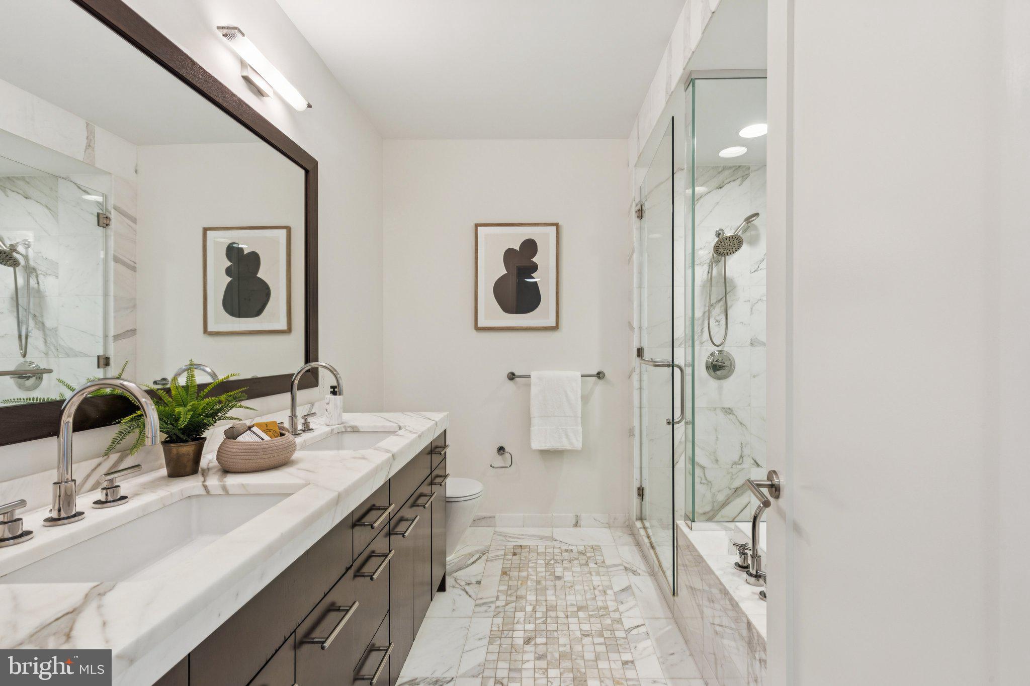 AVENUE OF THE ARTS - Residential