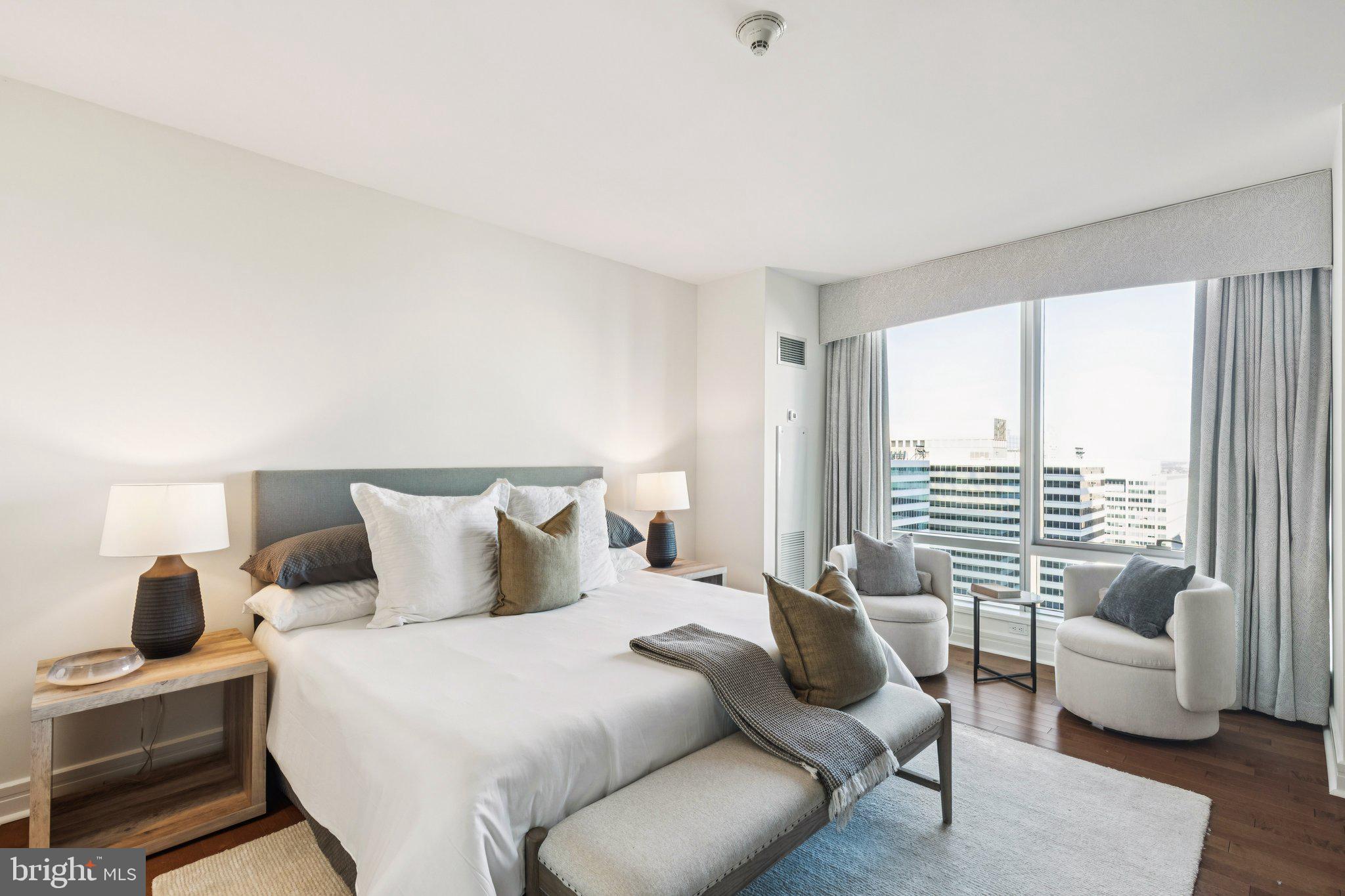 AVENUE OF THE ARTS - Residential