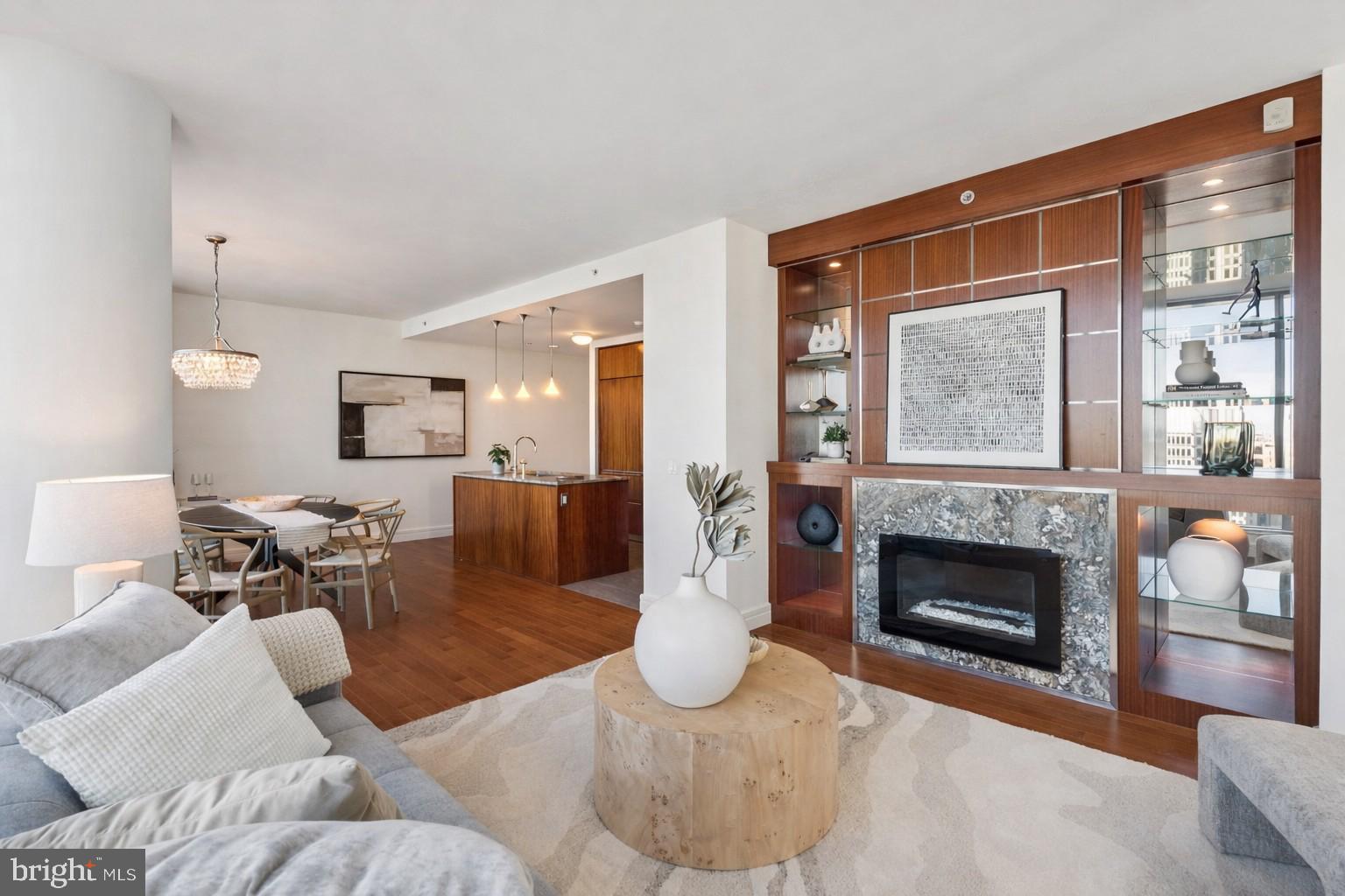 AVENUE OF THE ARTS - Residential