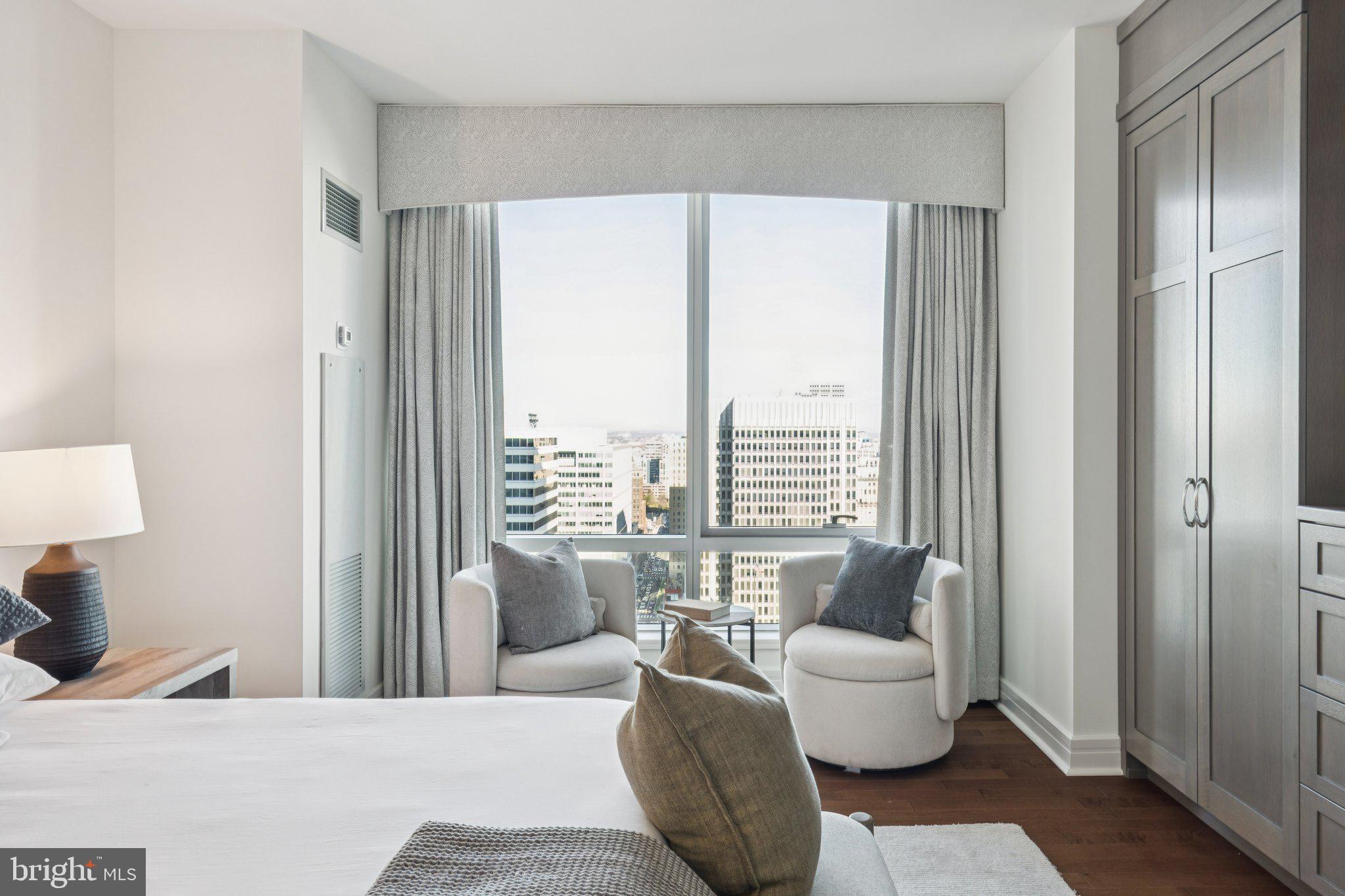 AVENUE OF THE ARTS - Residential