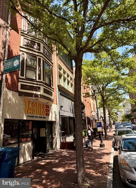 825 N MARKET STREET