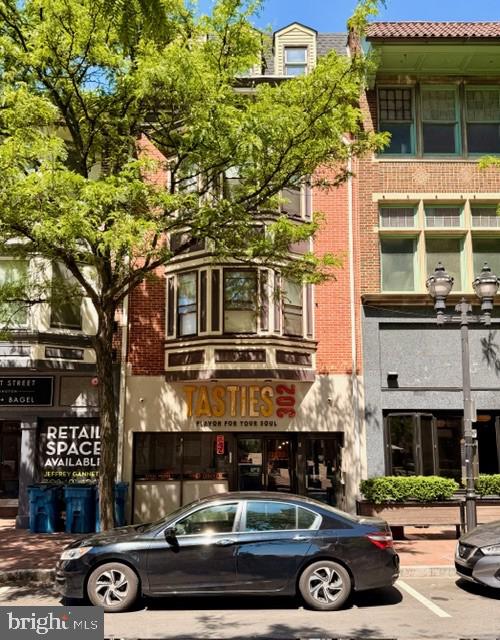 825 N MARKET STREET
