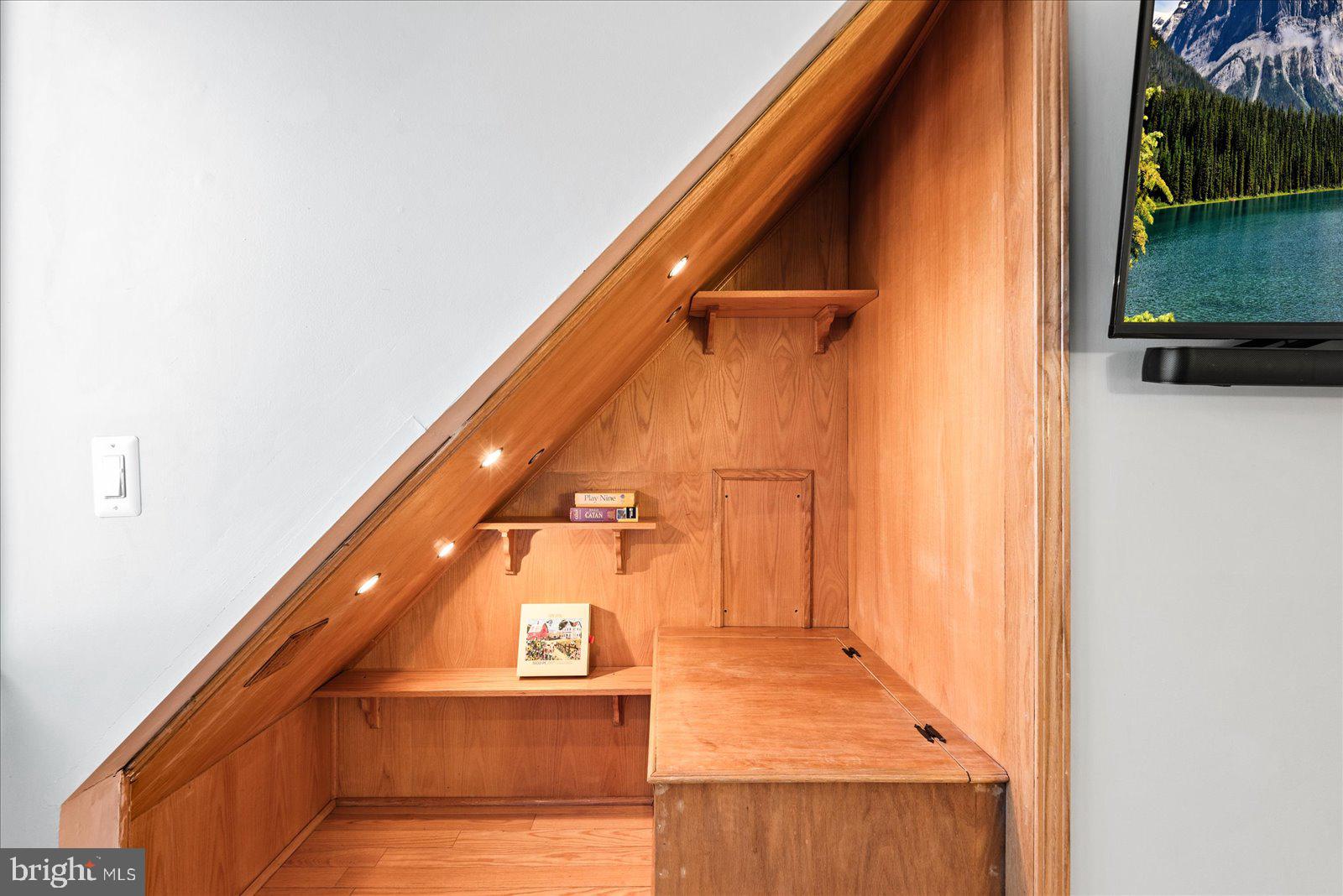 MONTCLAIR - Residential