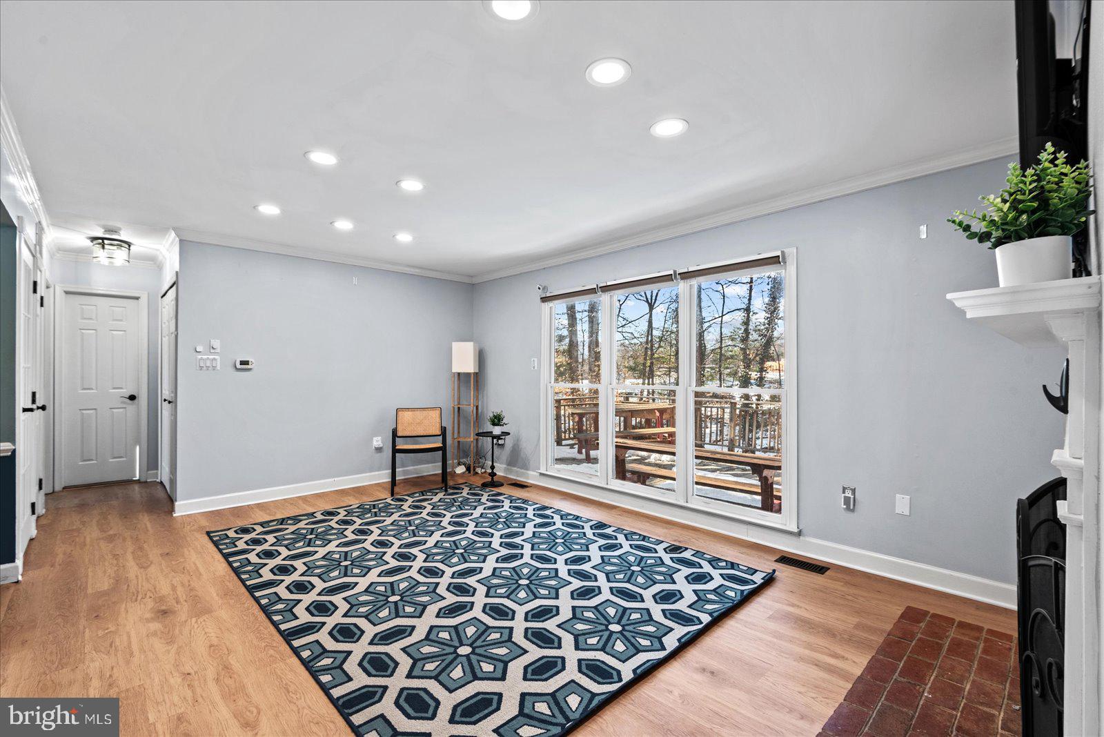 MONTCLAIR - Residential