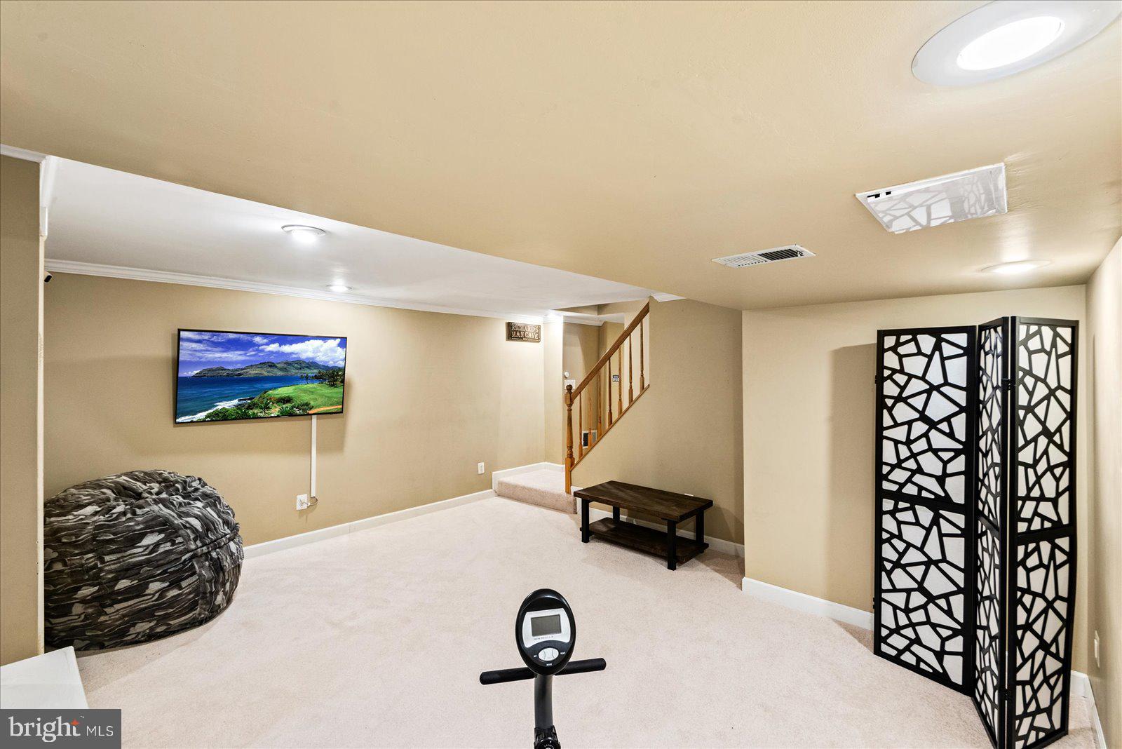 MONTCLAIR - Residential