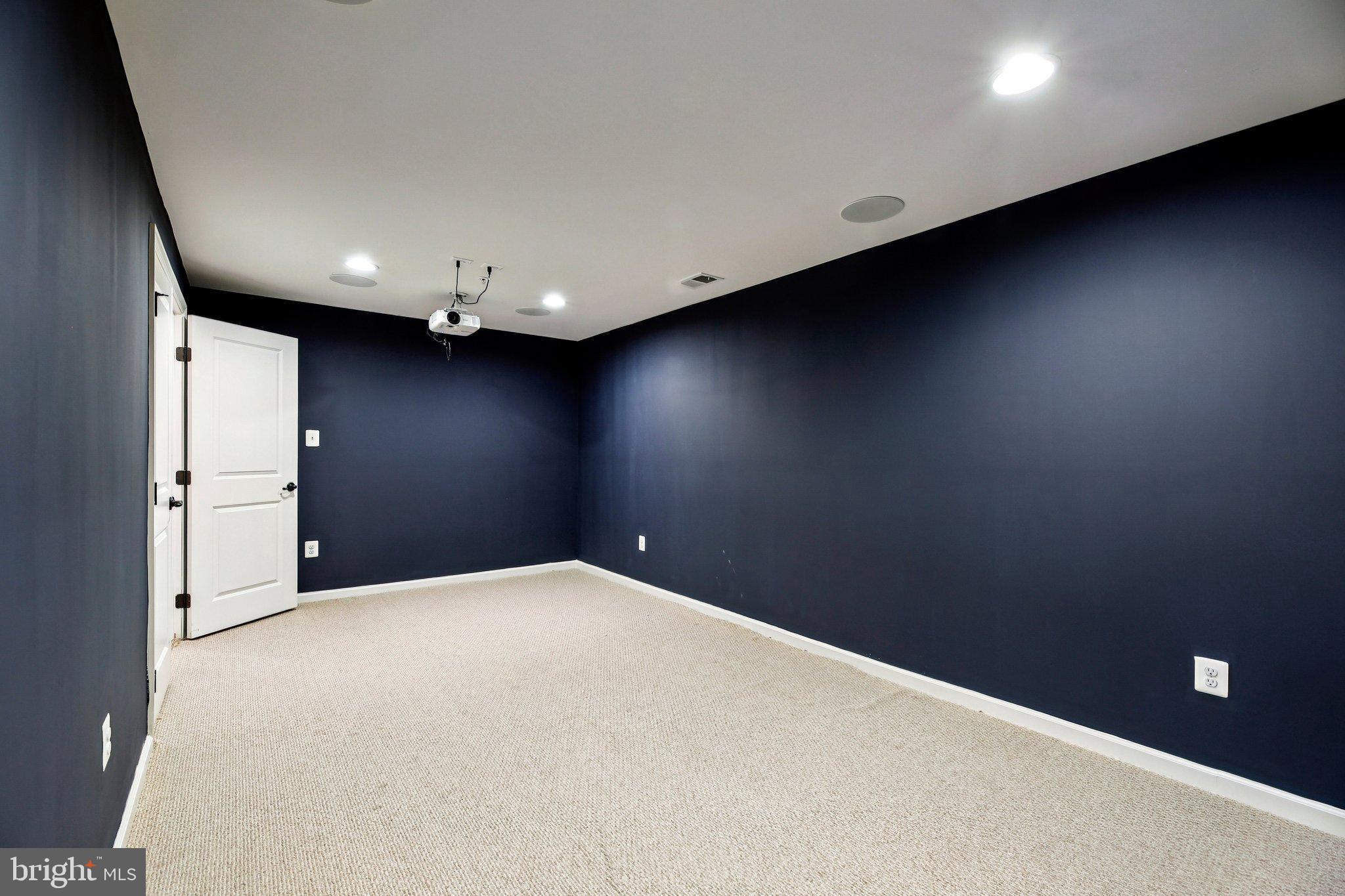 OAKDALE VILLAGE - Residential Lease