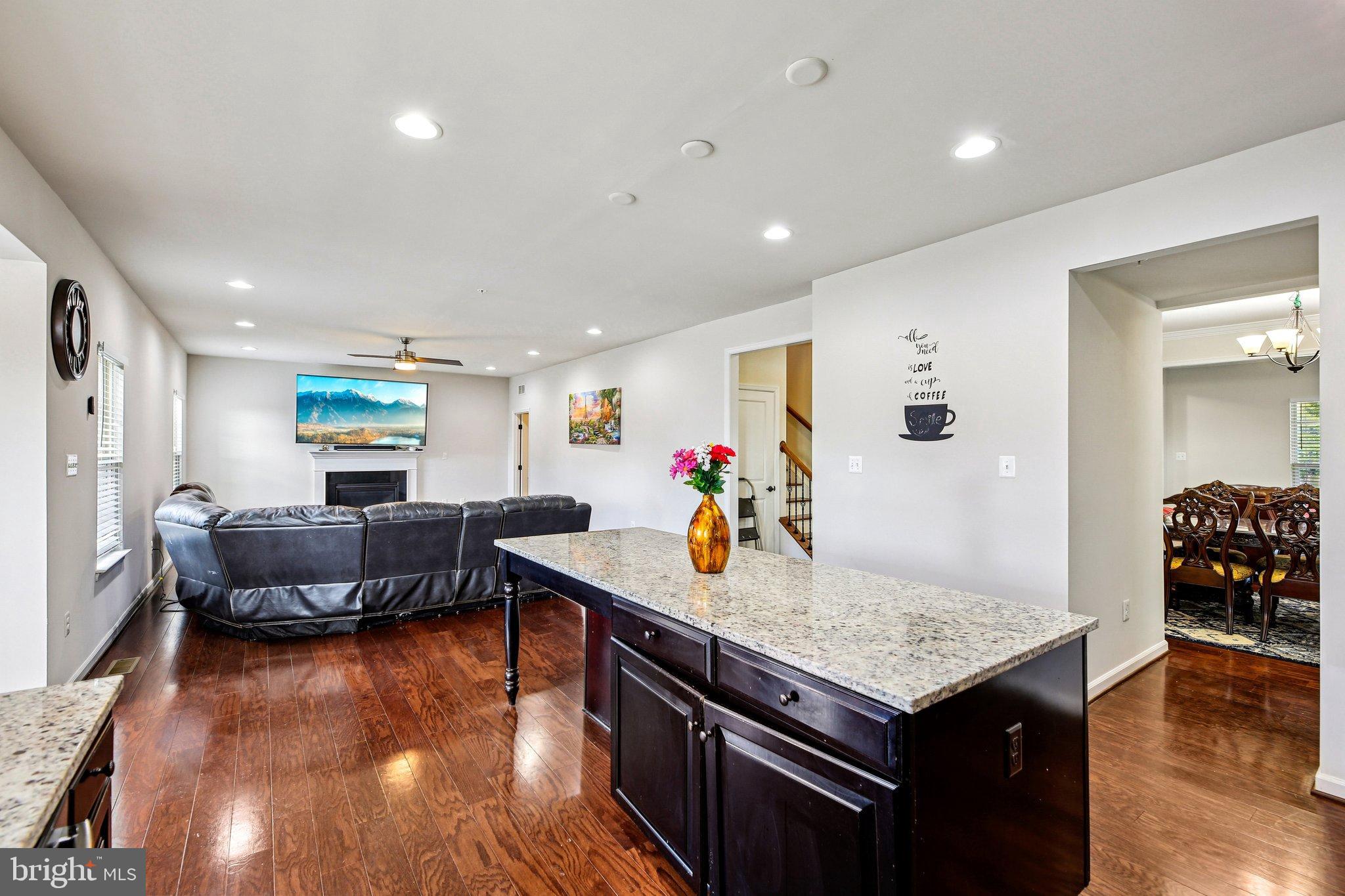 OAKDALE VILLAGE - Residential Lease