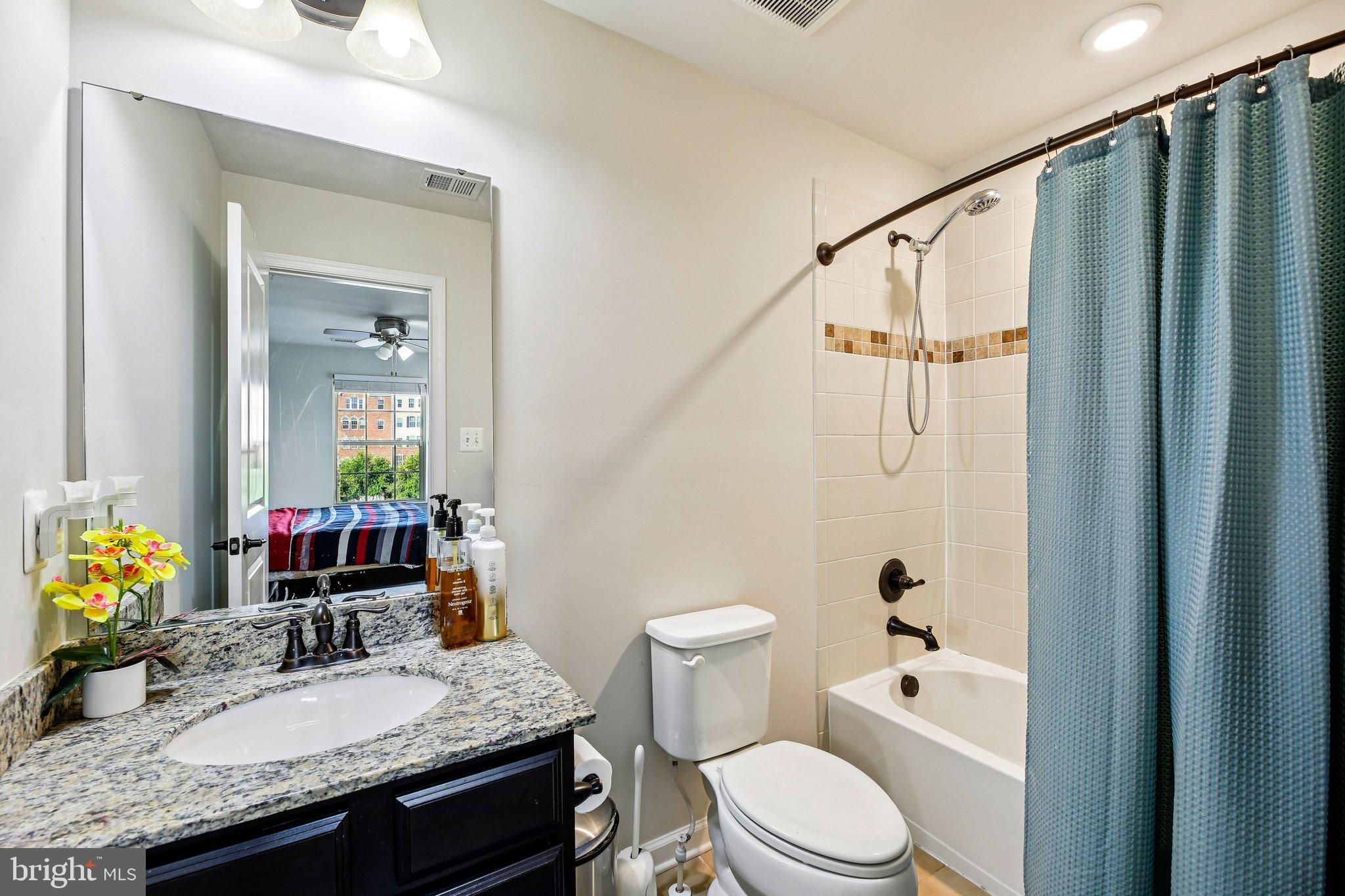 OAKDALE VILLAGE - Residential Lease