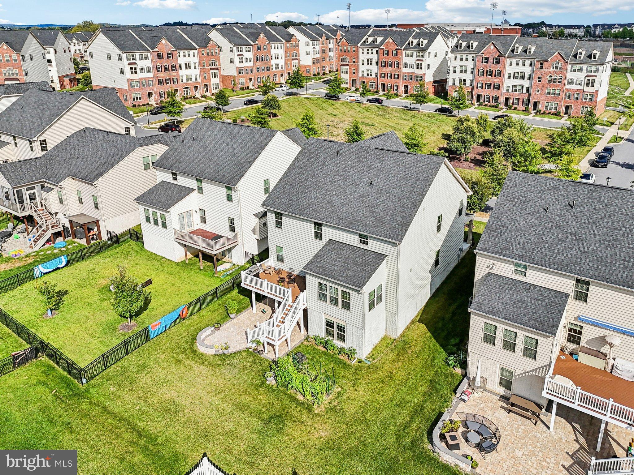 OAKDALE VILLAGE - Residential Lease