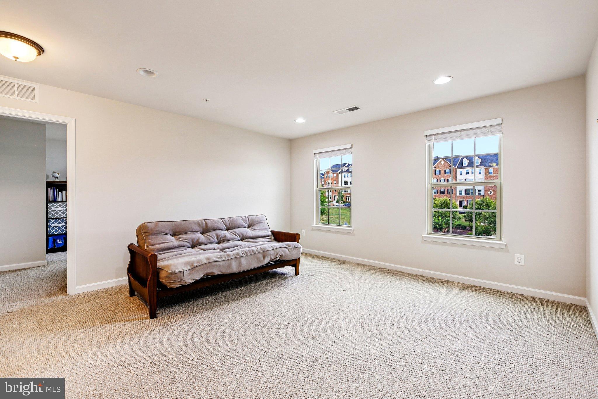 OAKDALE VILLAGE - Residential Lease