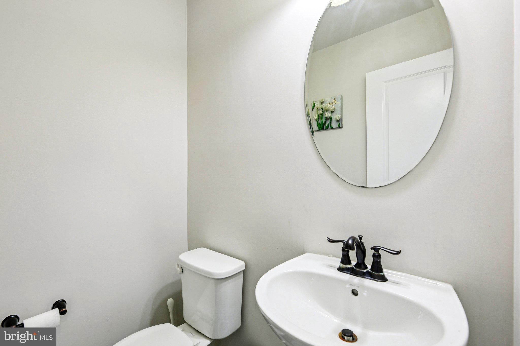 OAKDALE VILLAGE - Residential Lease